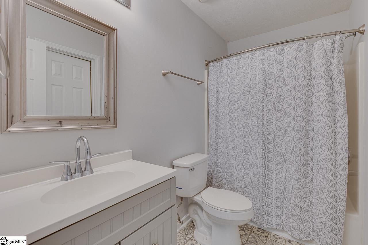 64 Hayfield Lane Greer, SC 29650