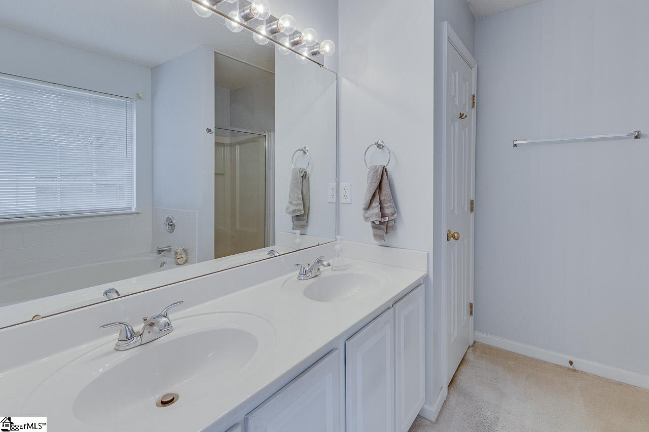 3 Redriff Way Simpsonville, SC 29680