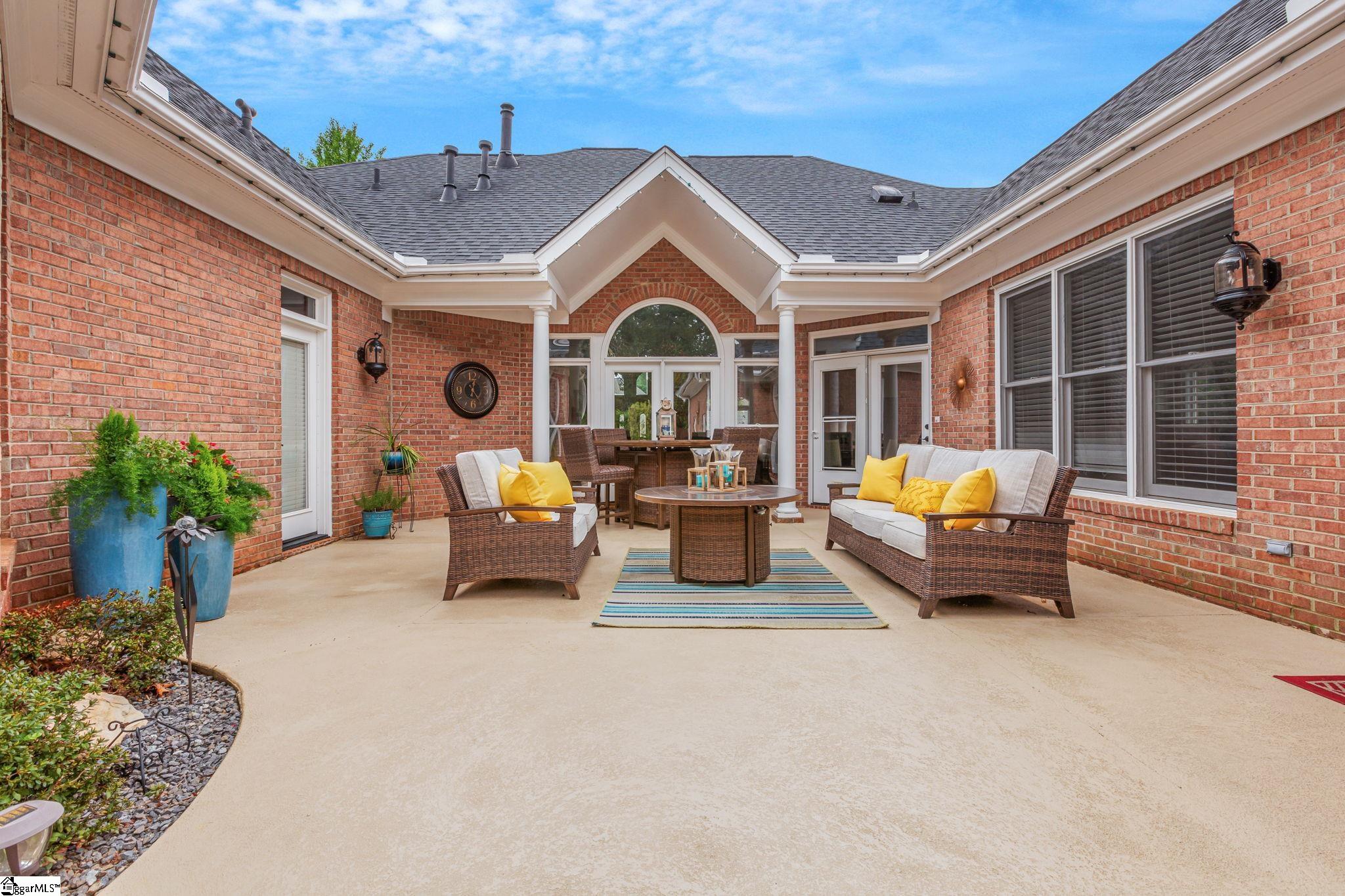416 Kingsgate Court Simpsonville, SC 29681