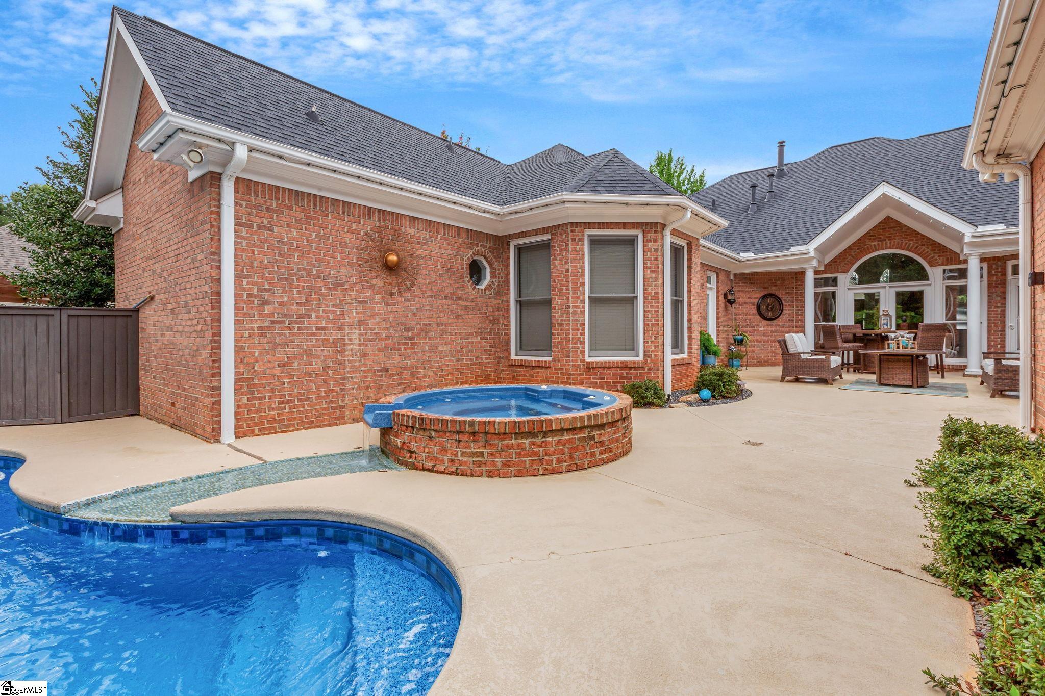 416 Kingsgate Court Simpsonville, SC 29681