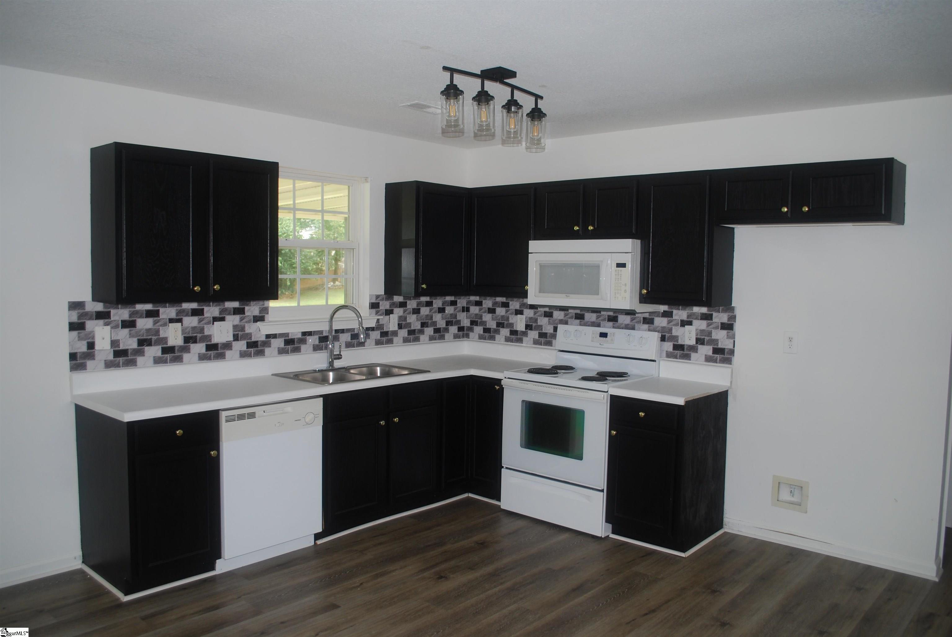 437 Roe Road Greenville, SC 29611