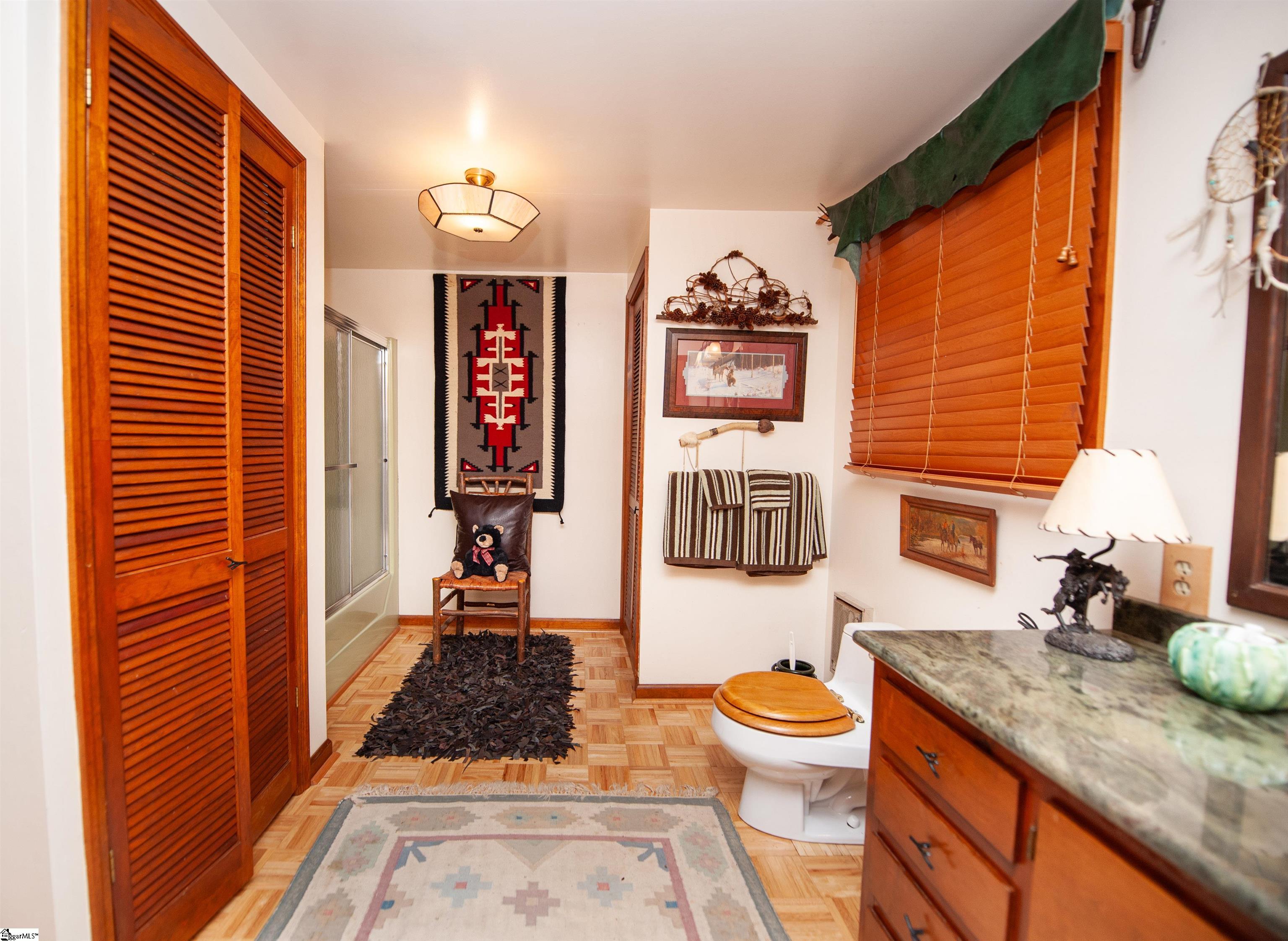 1516 W Lakeshore Drive Landrum, SC 29356
