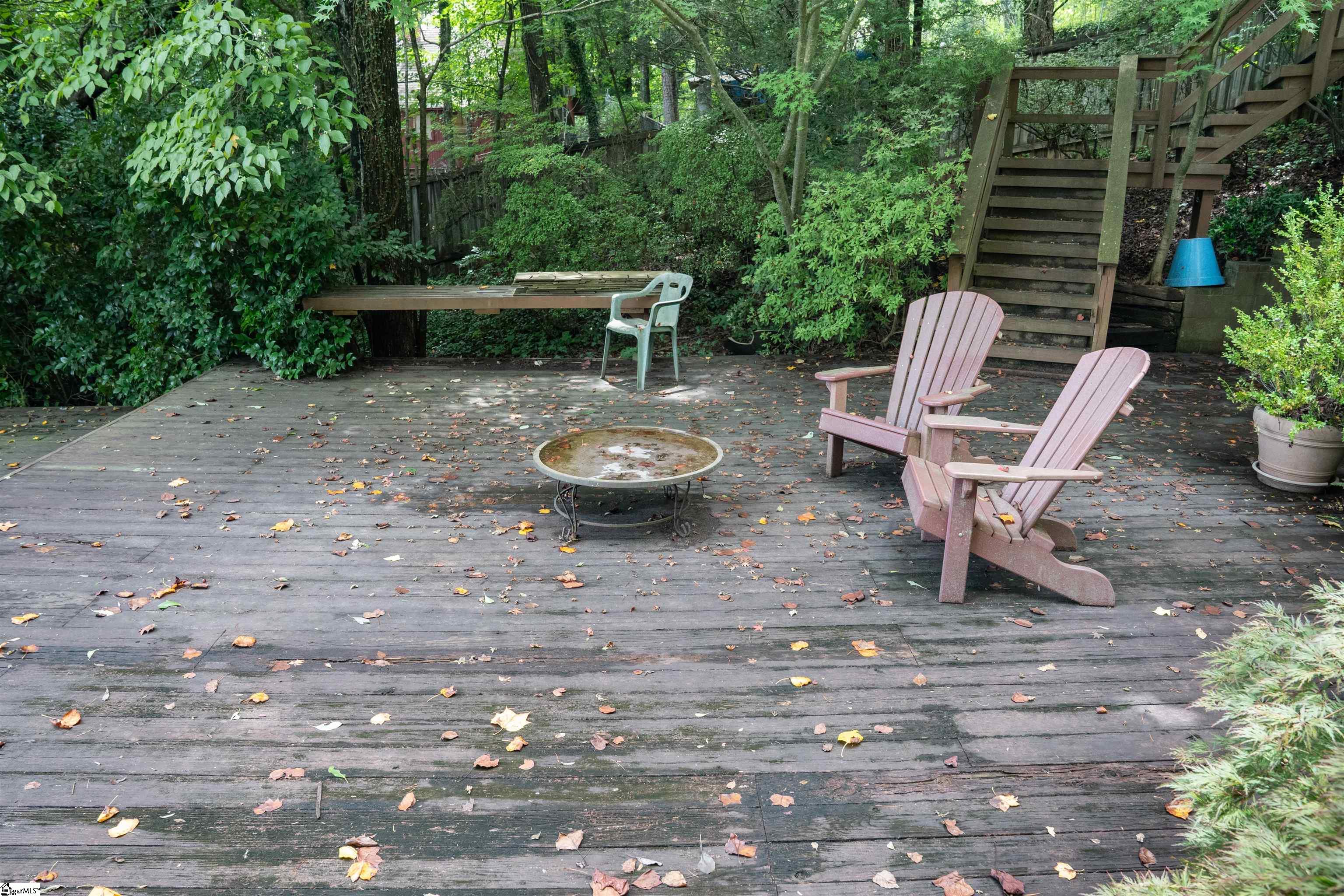 1516 W Lakeshore Drive Landrum, SC 29356