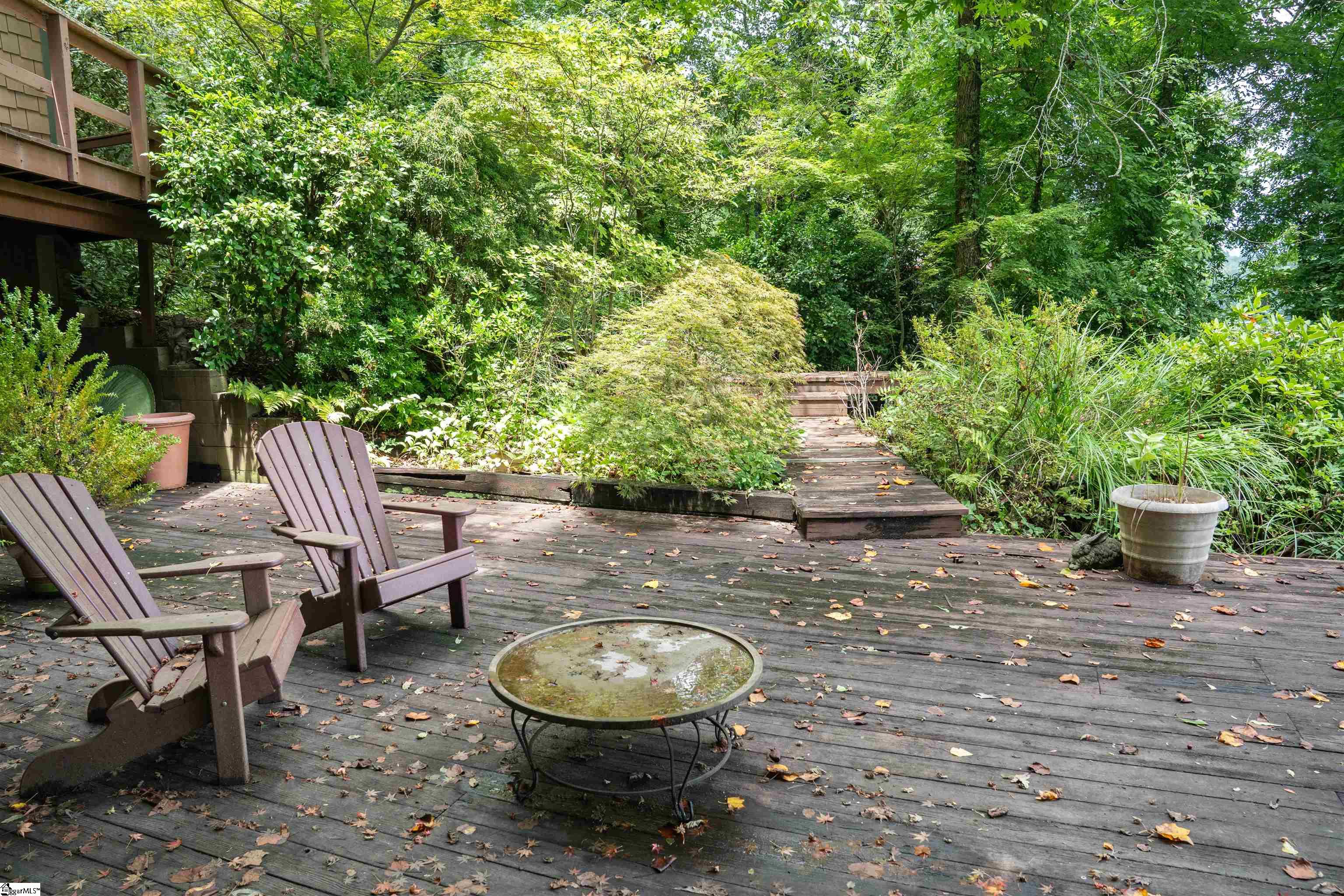 1516 W Lakeshore Drive Landrum, SC 29356