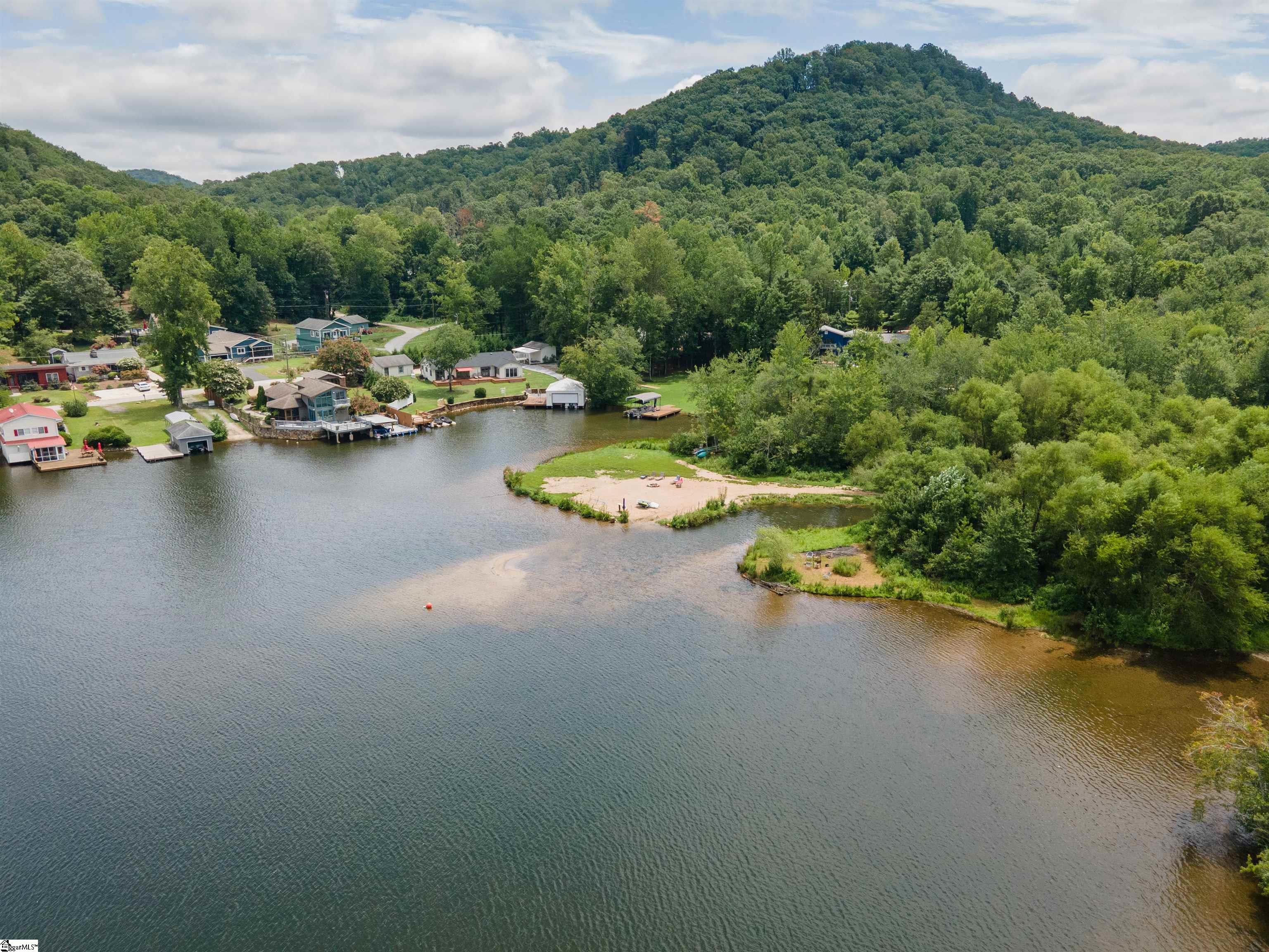1516 W Lakeshore Drive Landrum, SC 29356