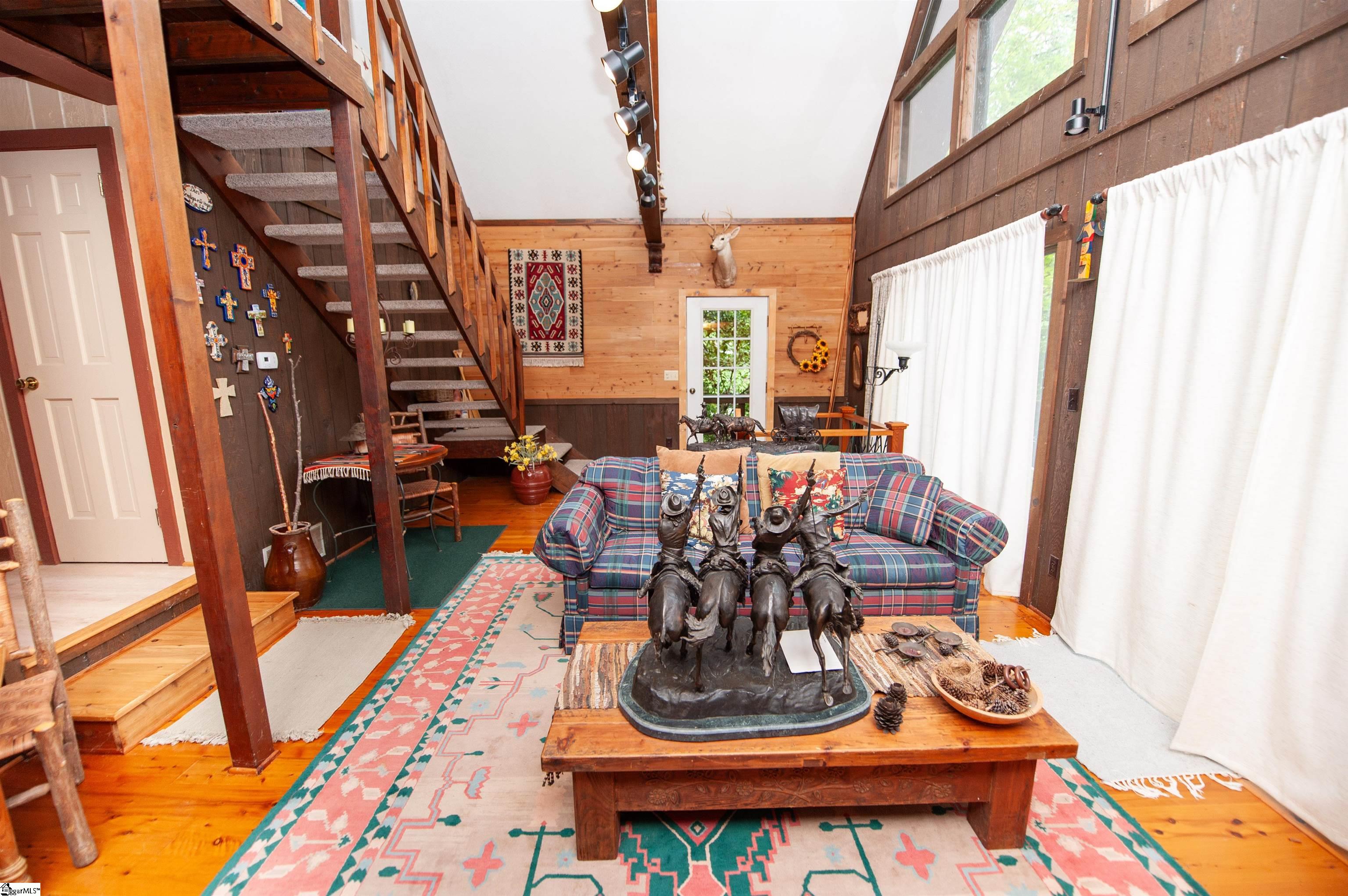 1516 W Lakeshore Drive Landrum, SC 29356