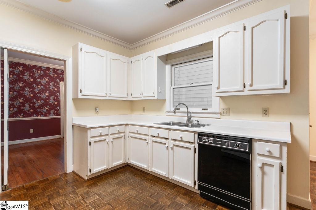 306 Greenview Circle Greenville, SC 29609
