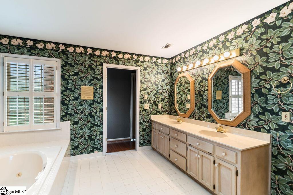 306 Greenview Circle Greenville, SC 29609