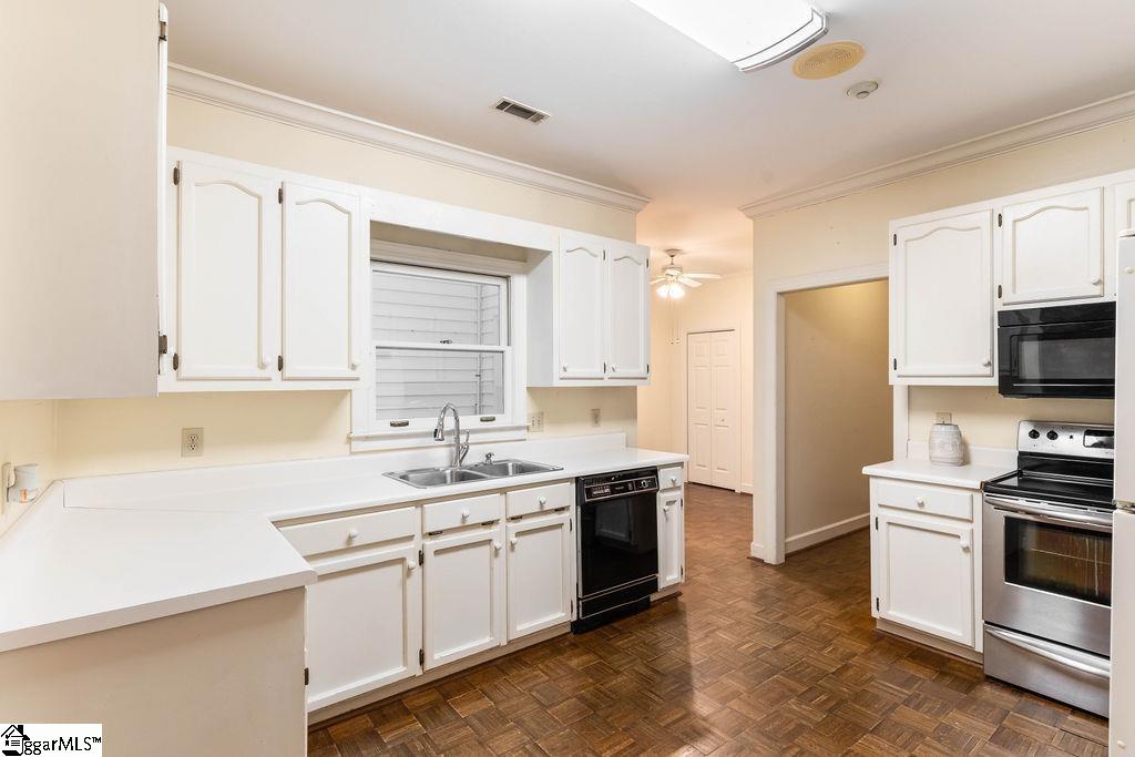 306 Greenview Circle Greenville, SC 29609