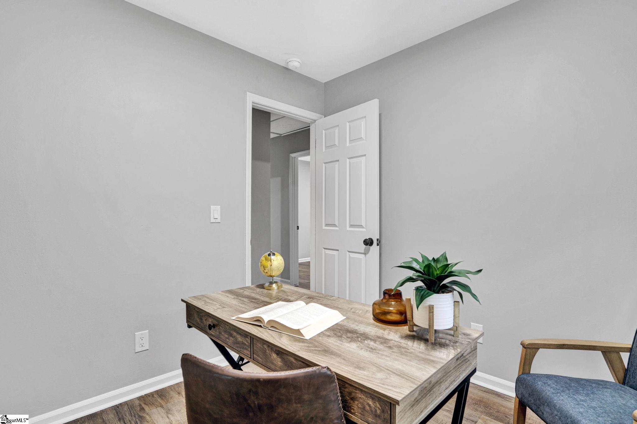 102 Harmony Drive Spartanburg, SC 29301-5728