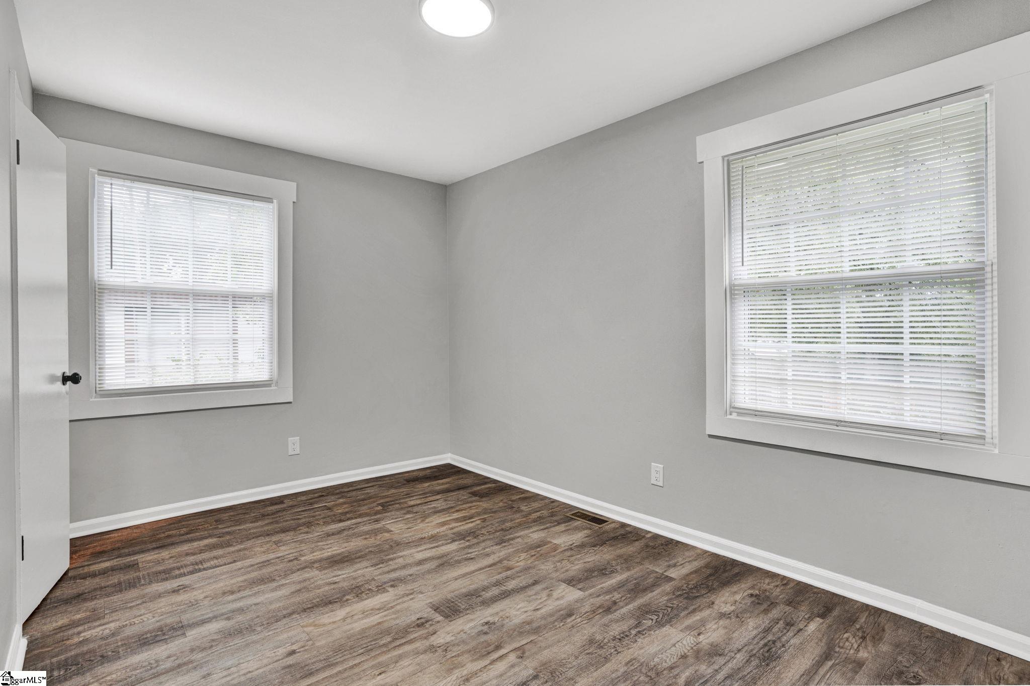 102 Harmony Drive Spartanburg, SC 29301-5728