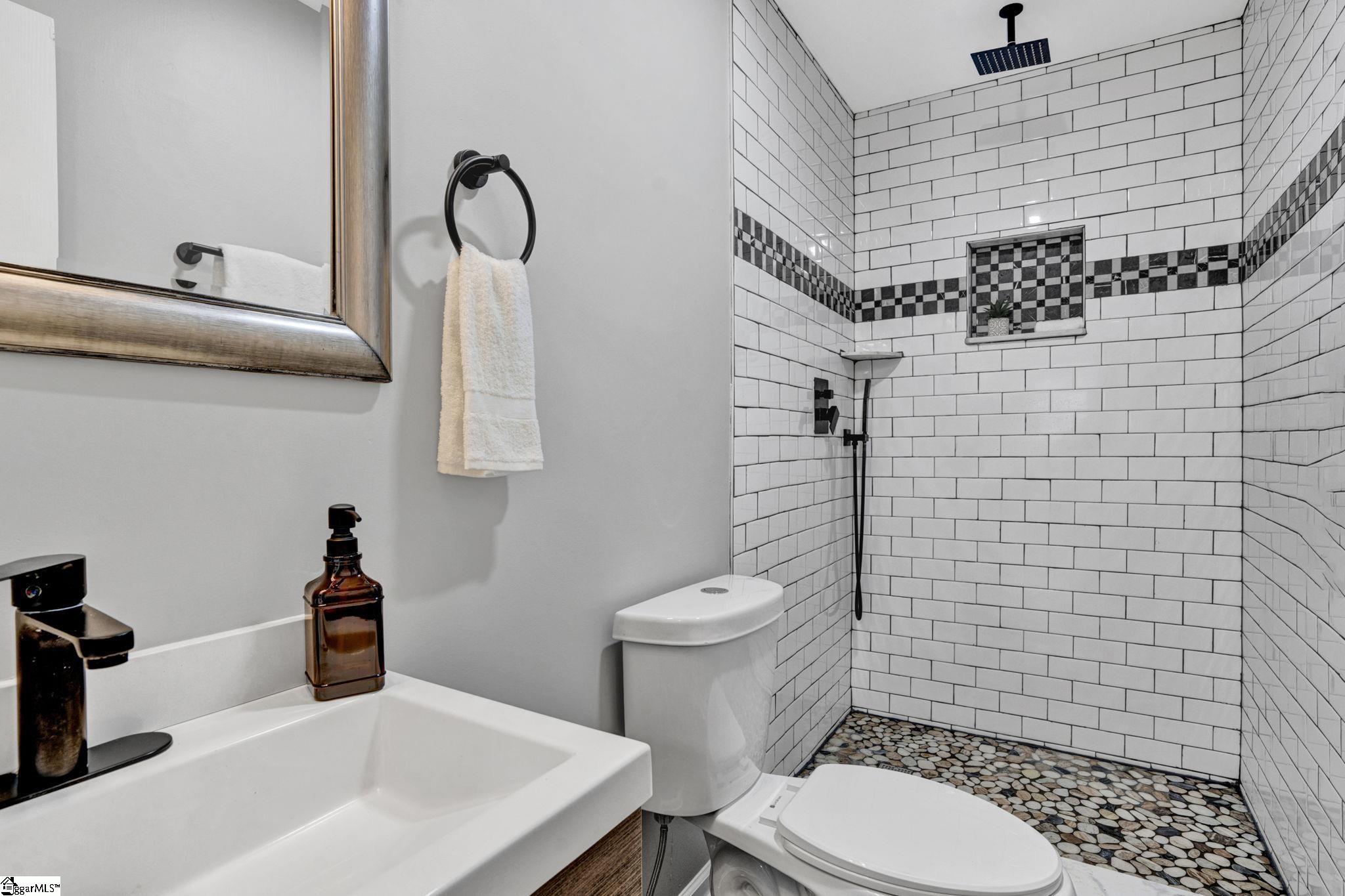 102 Harmony Drive Spartanburg, SC 29301-5728