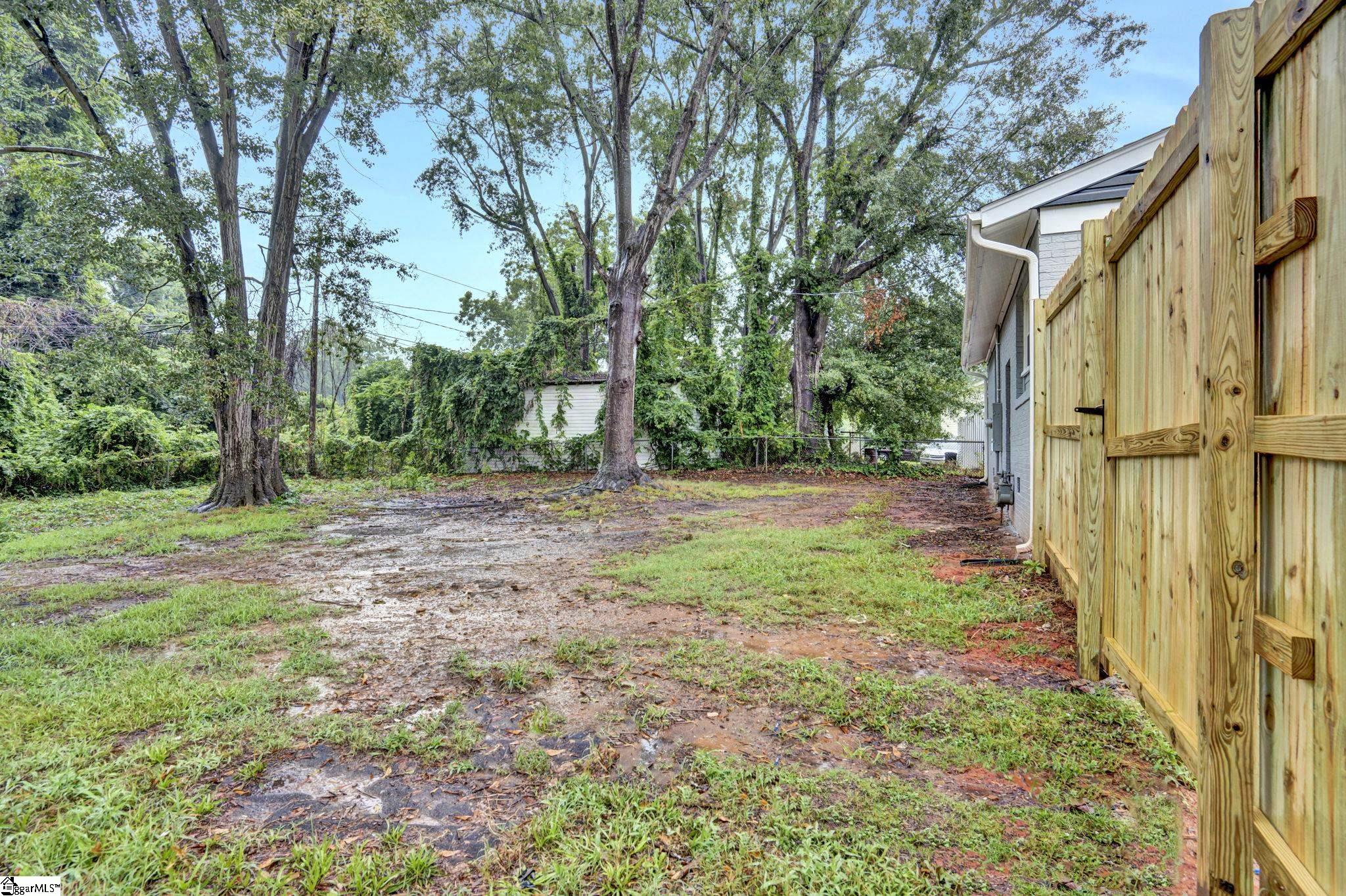 102 Harmony Drive Spartanburg, SC 29301-5728