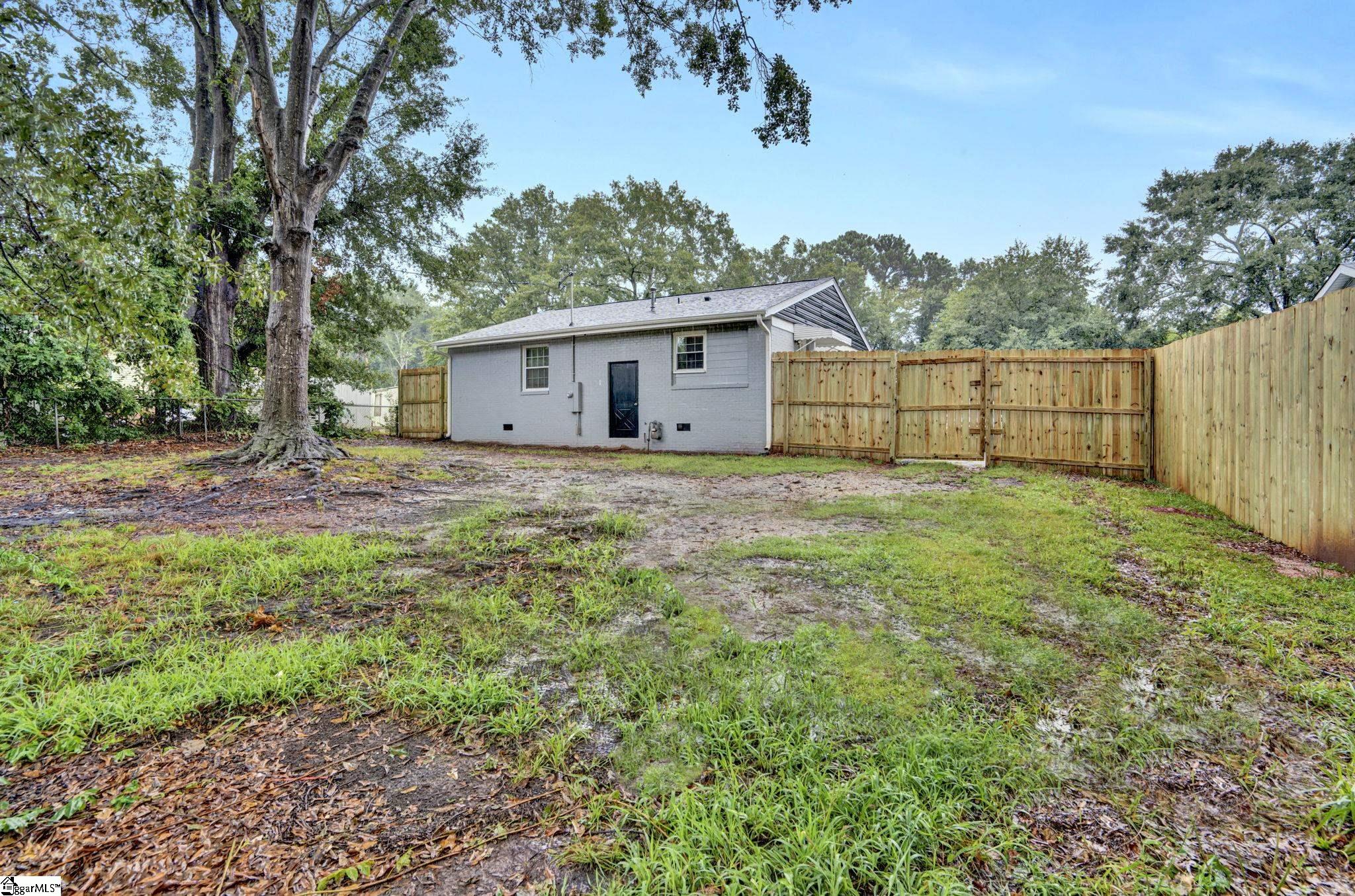 102 Harmony Drive Spartanburg, SC 29301-5728