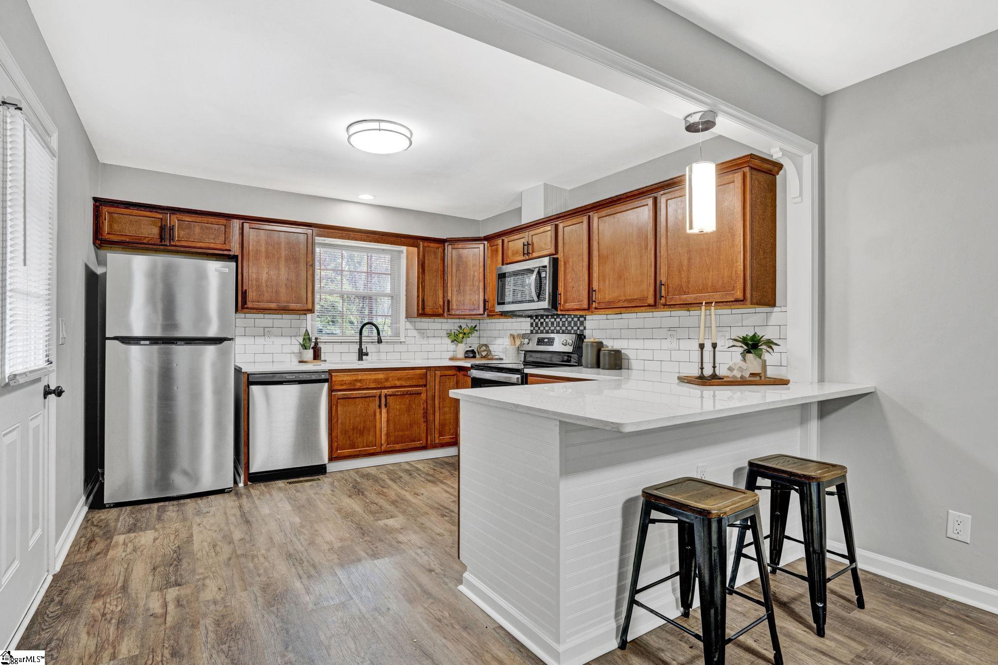 102 Harmony Drive Spartanburg, SC 29301-5728