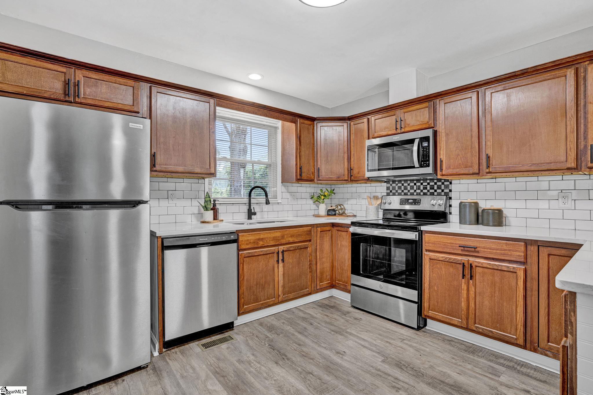 102 Harmony Drive Spartanburg, SC 29301-5728