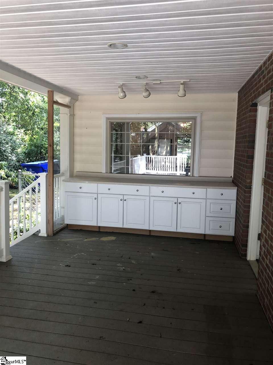 13 Victory Avenue Greenville, SC 29601