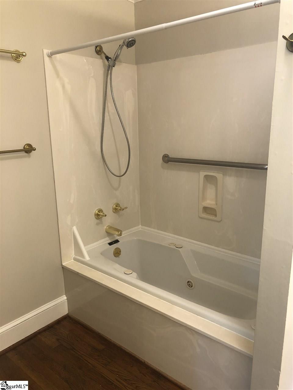 13 Victory Avenue Greenville, SC 29601