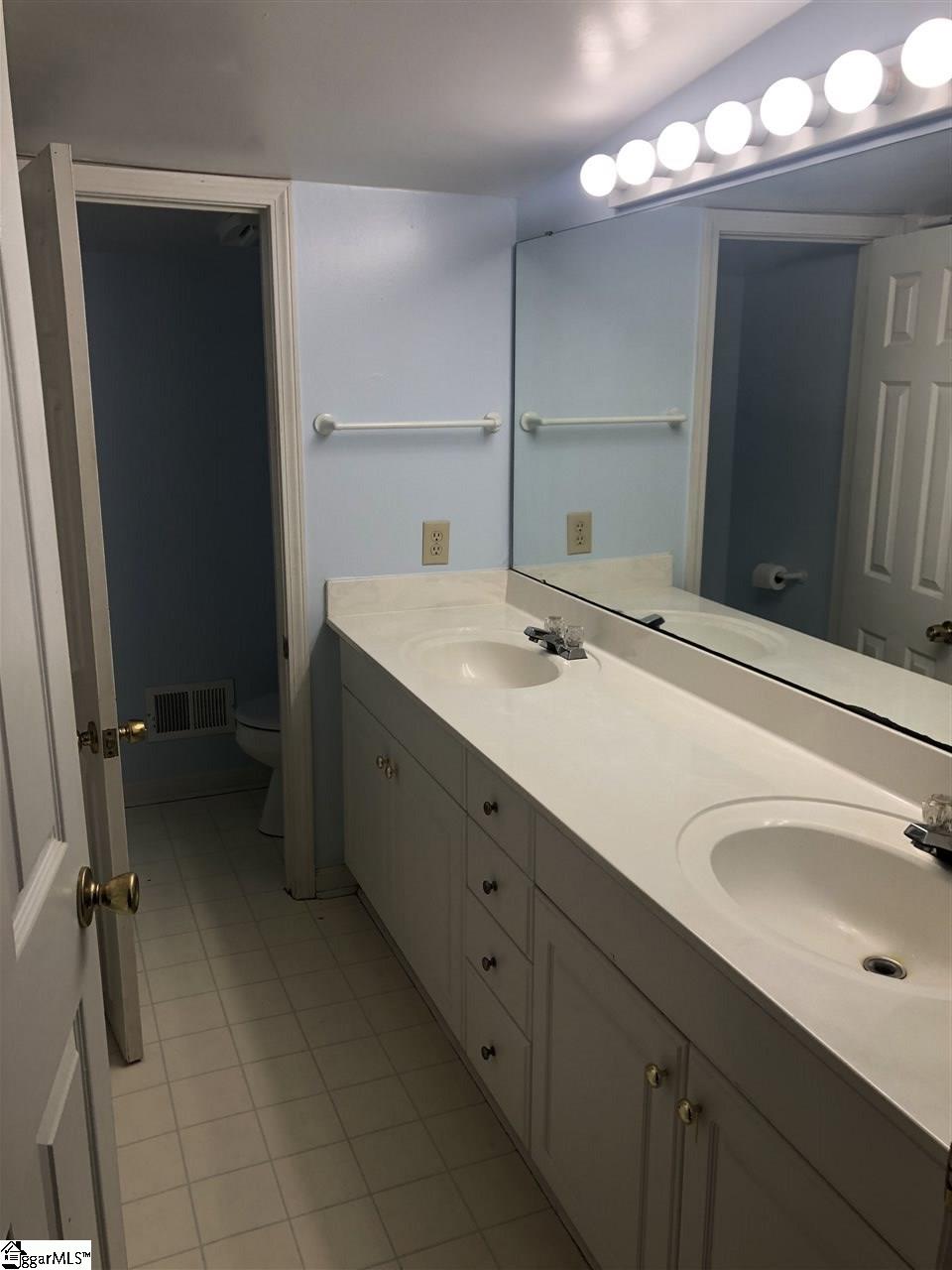 13 Victory Avenue Greenville, SC 29601