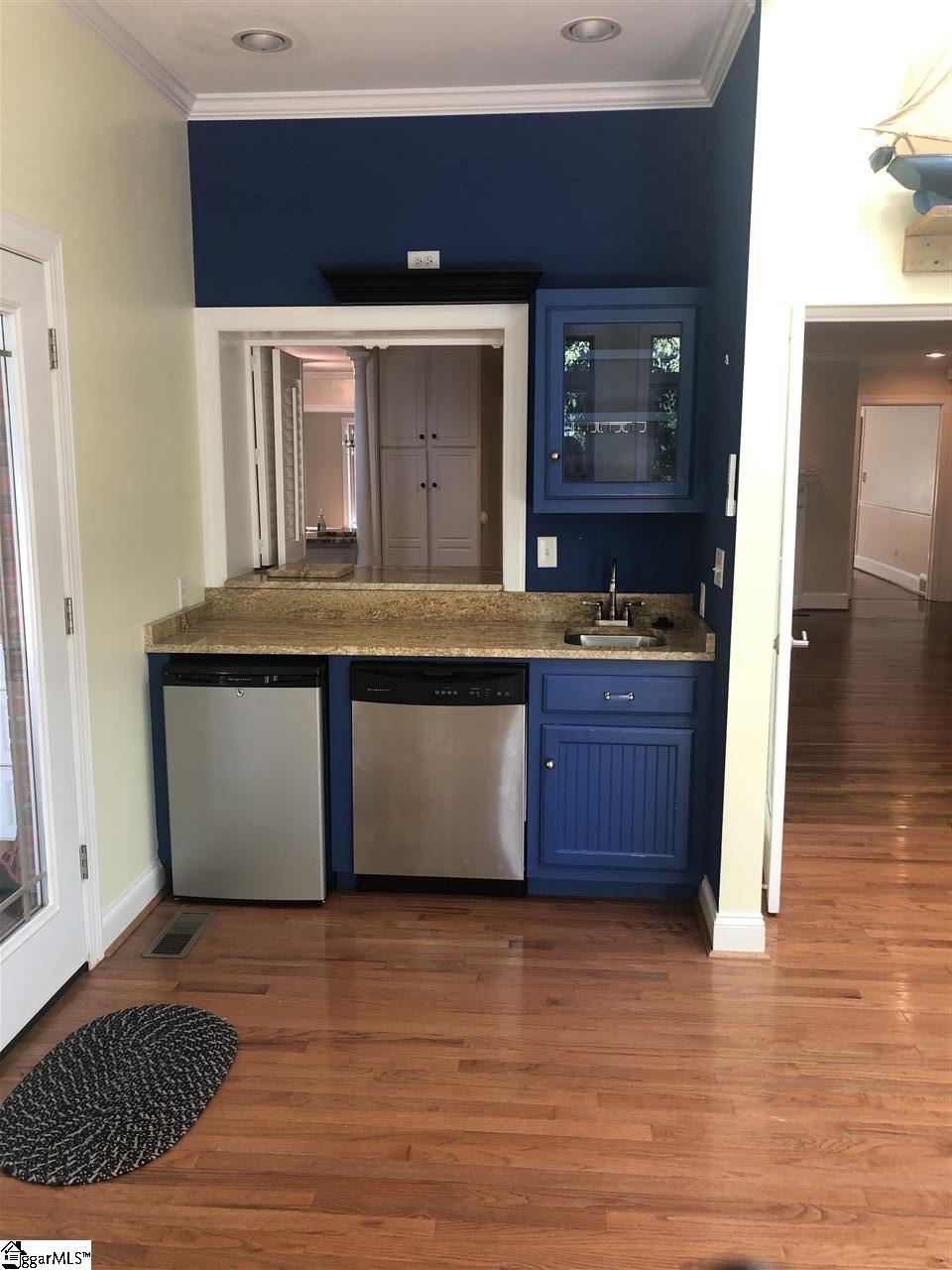 13 Victory Avenue Greenville, SC 29601