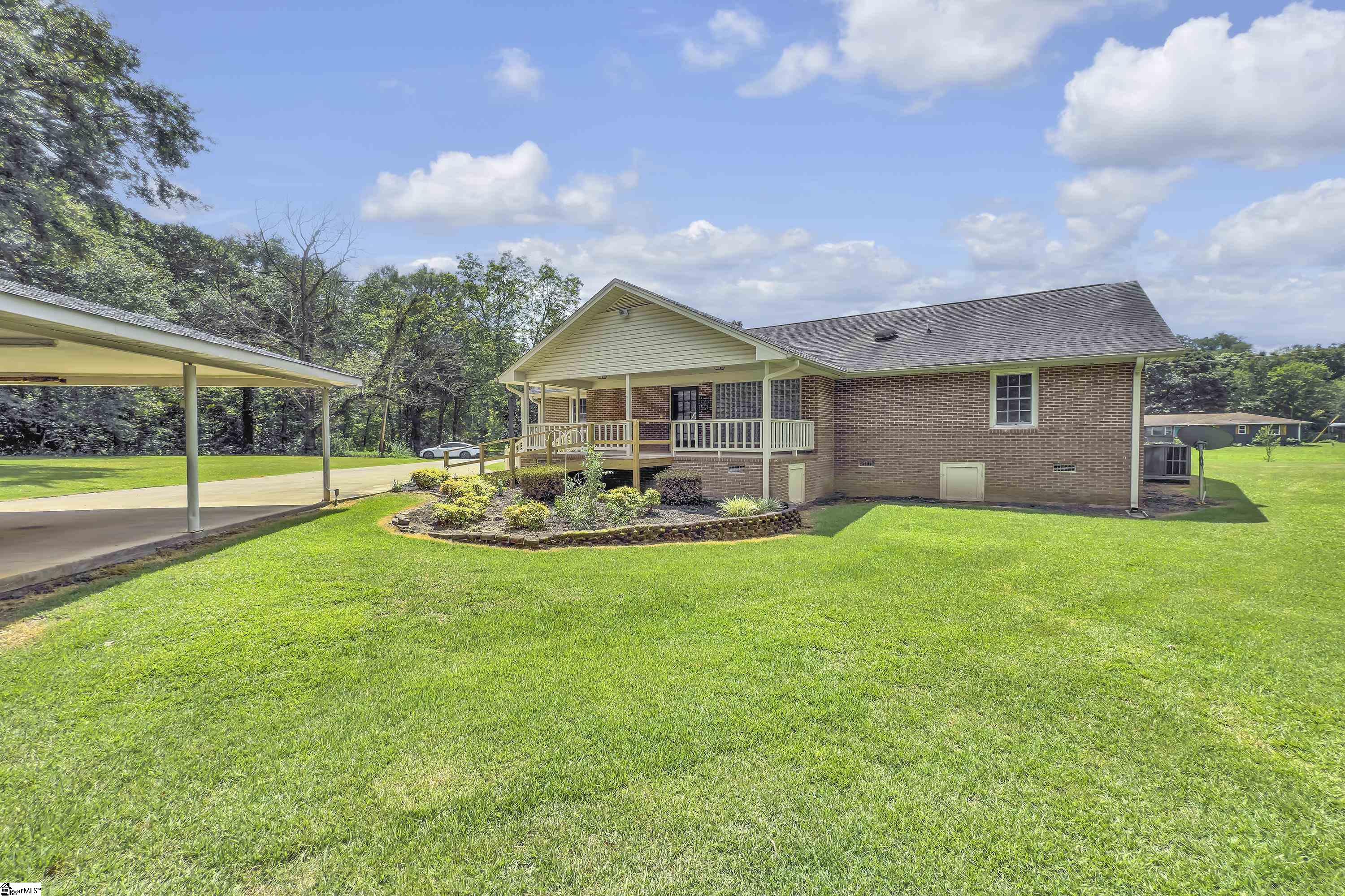 23 Riverview Circle Greenville, SC 29611