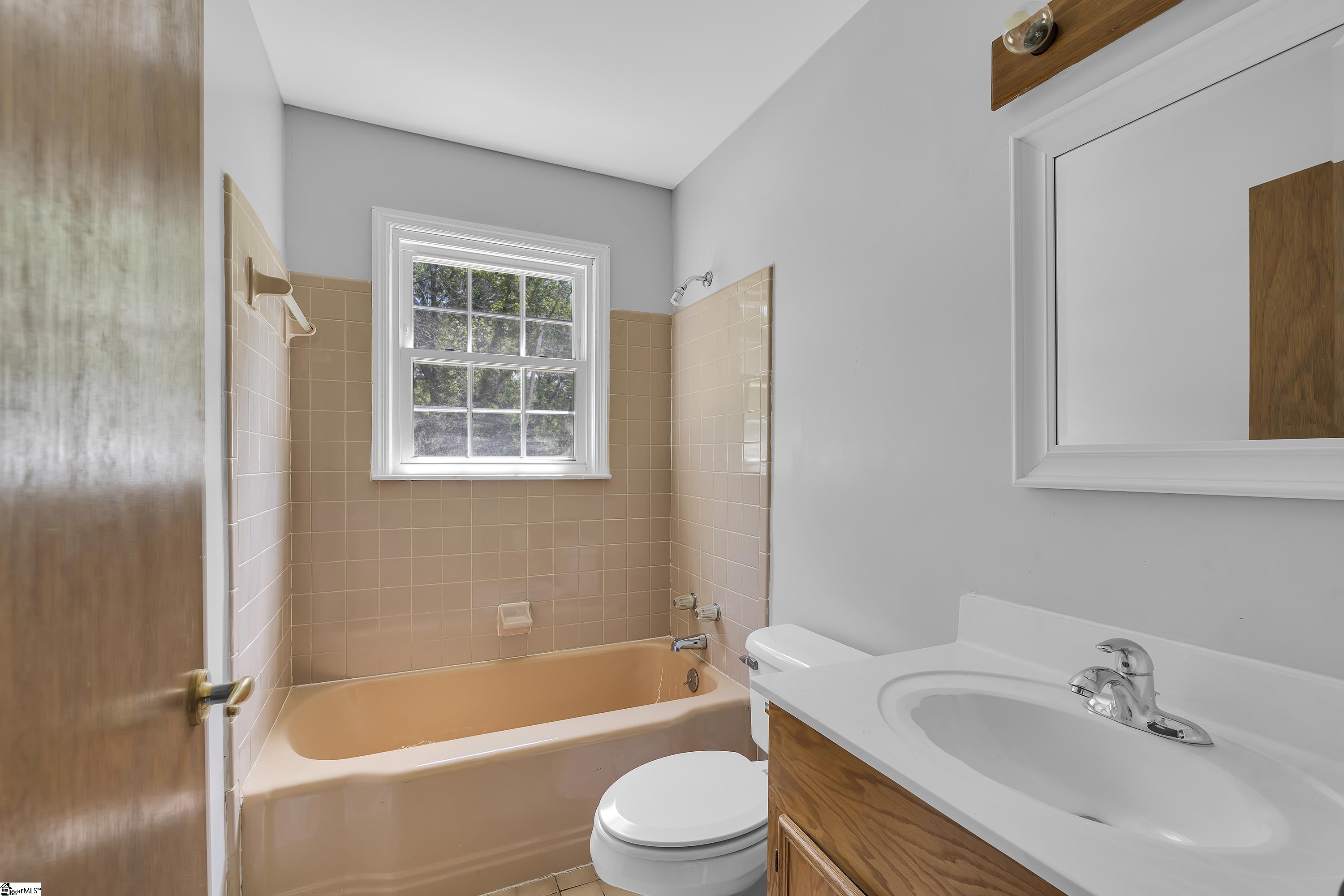 23 Riverview Circle Greenville, SC 29611