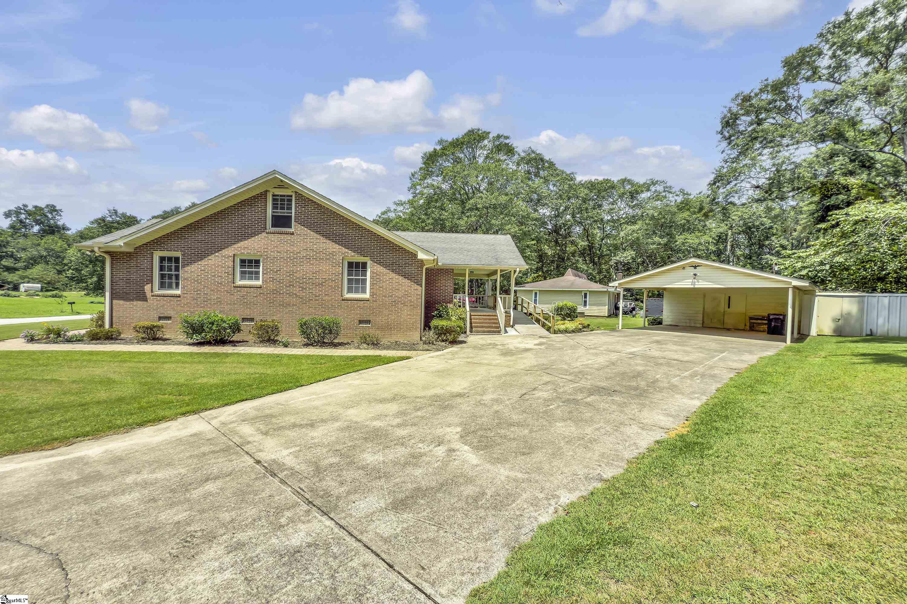 23 Riverview Circle Greenville, SC 29611