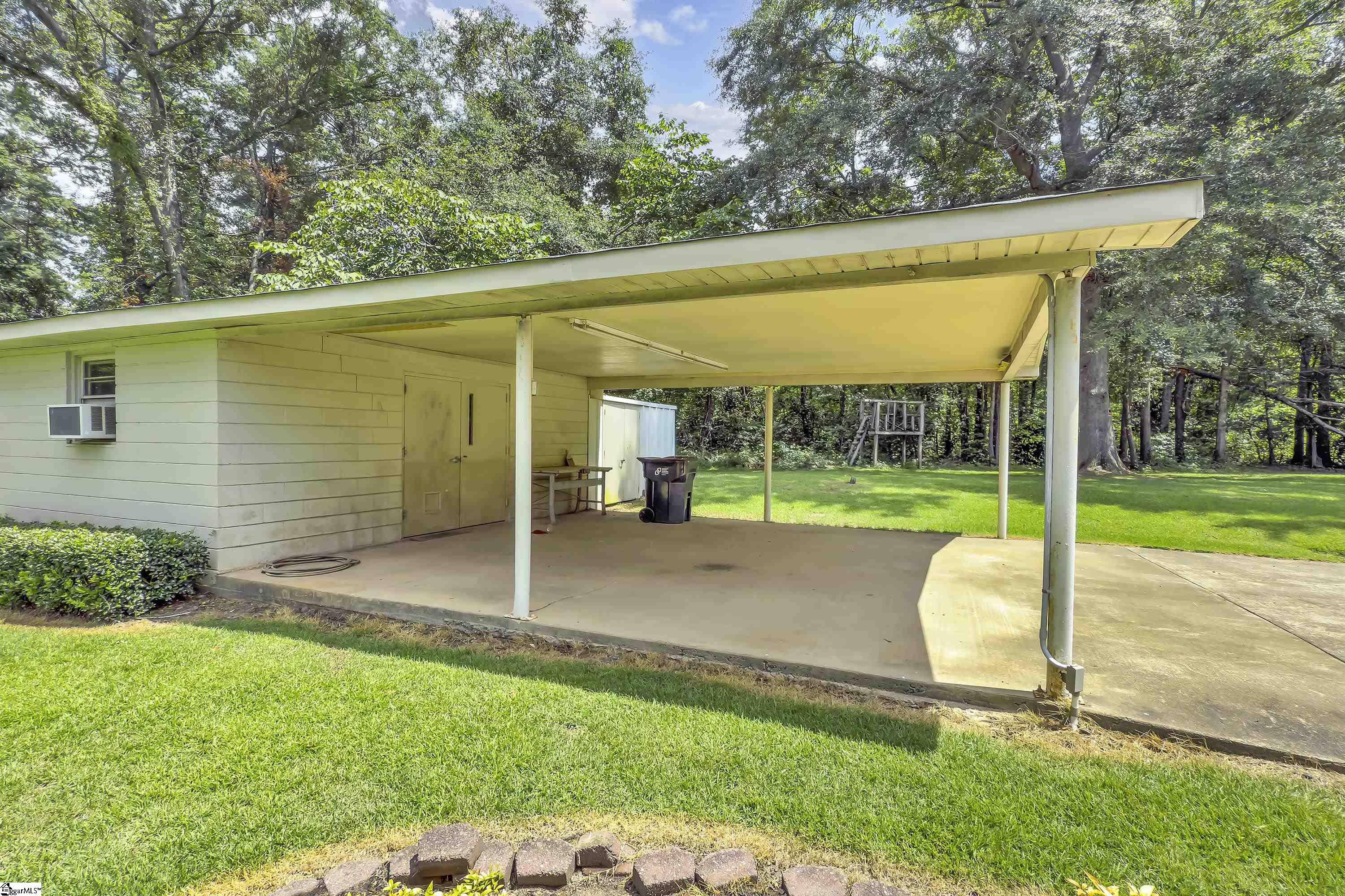 23 Riverview Circle Greenville, SC 29611
