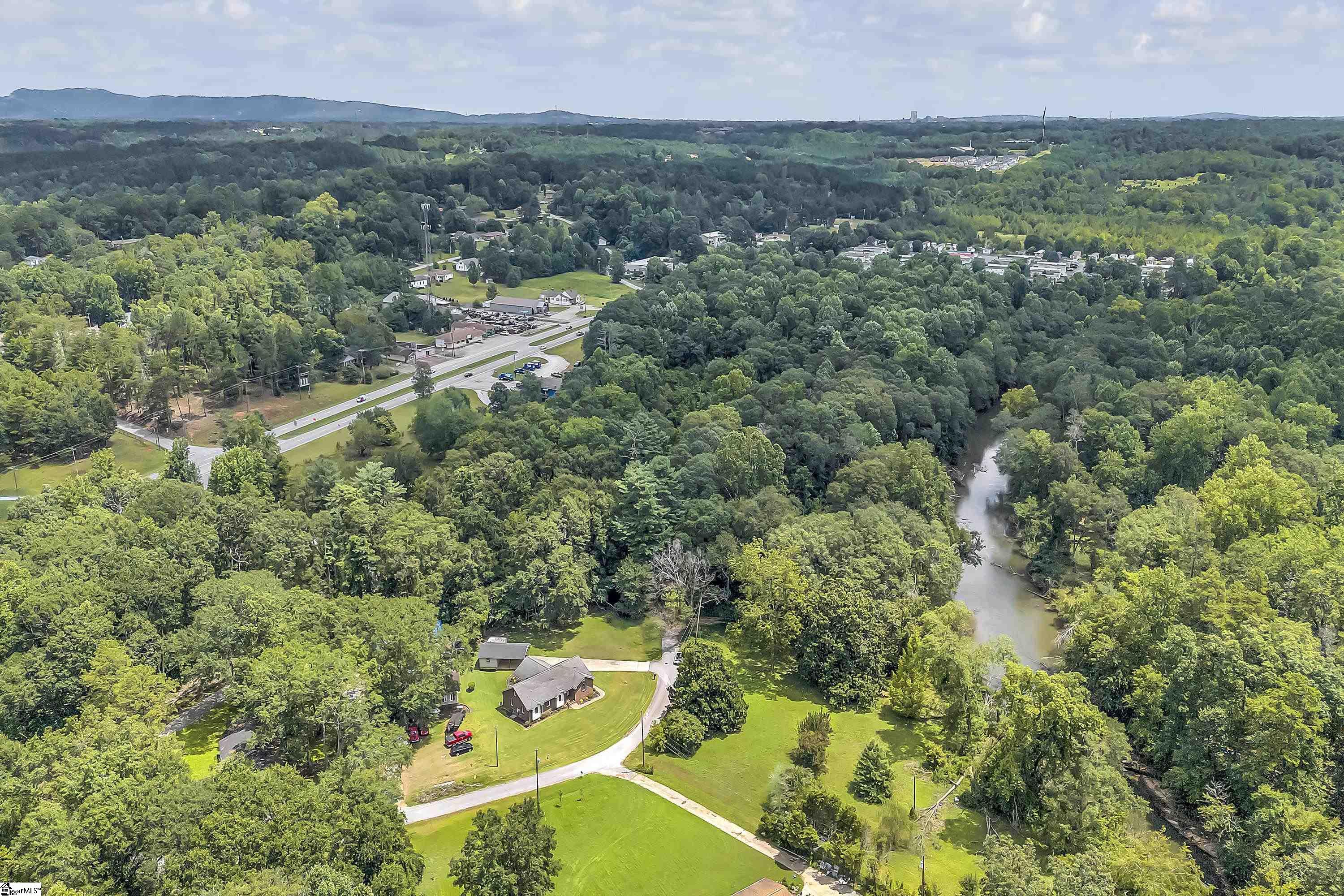 23 Riverview Circle Greenville, SC 29611