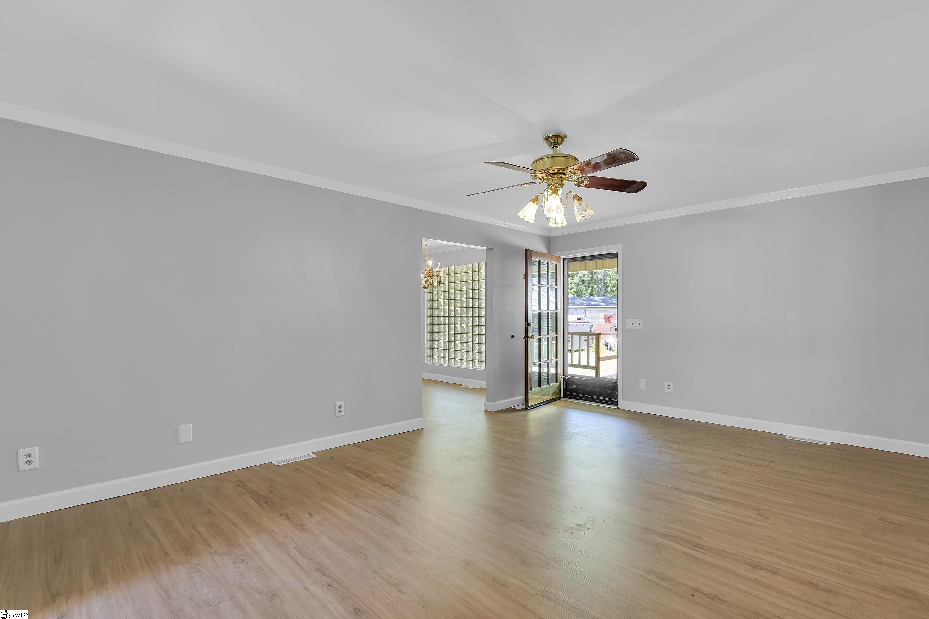 23 Riverview Circle Greenville, SC 29611