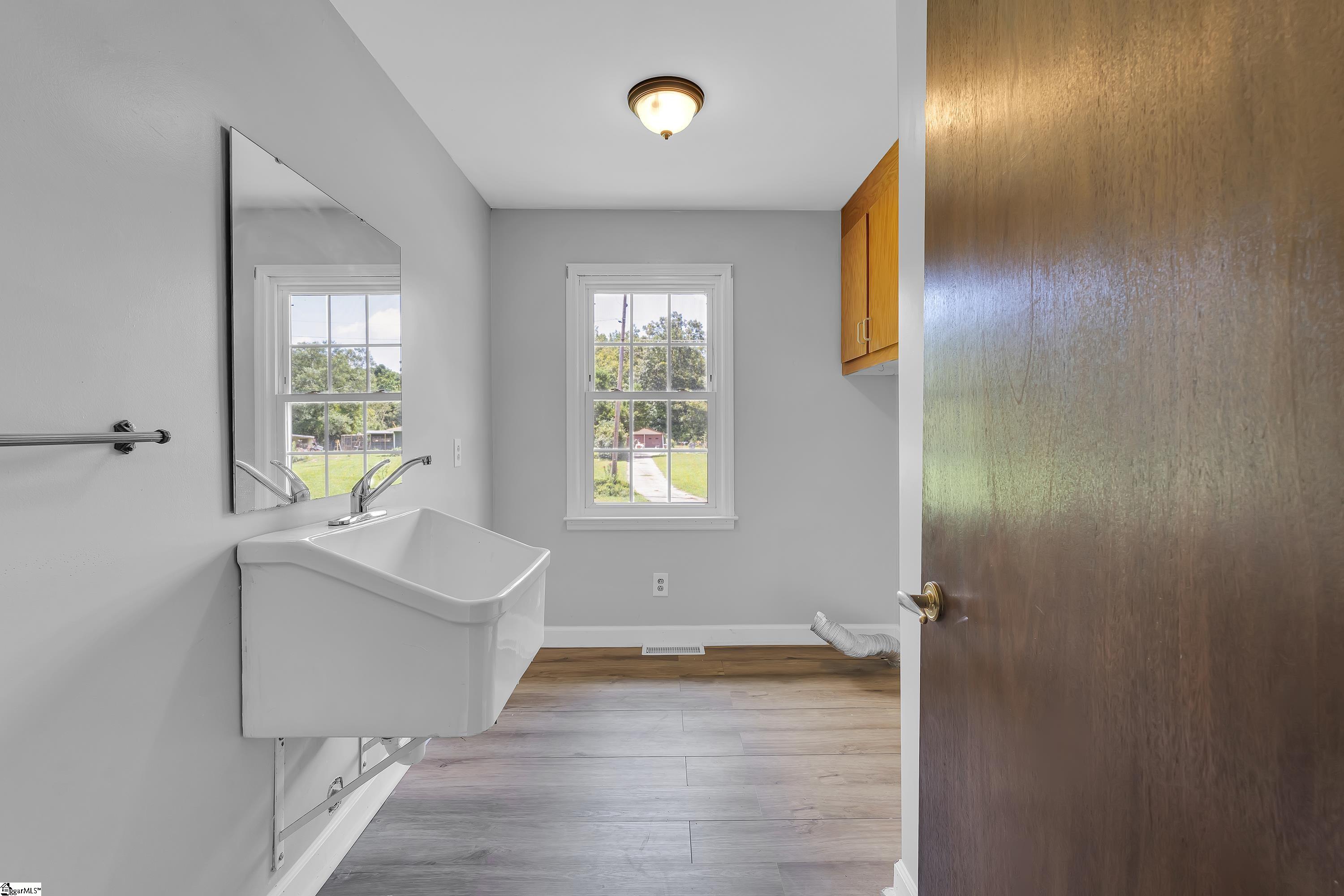 23 Riverview Circle Greenville, SC 29611