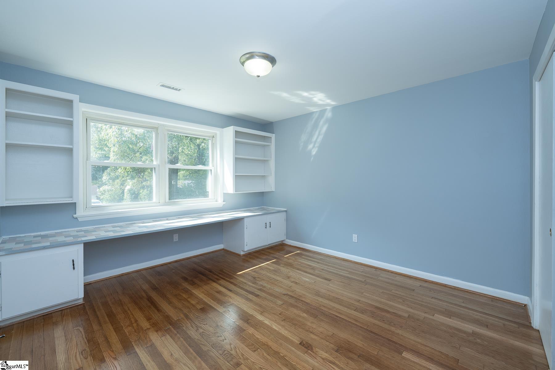 216 Maxine Street Spartanburg, SC 29307