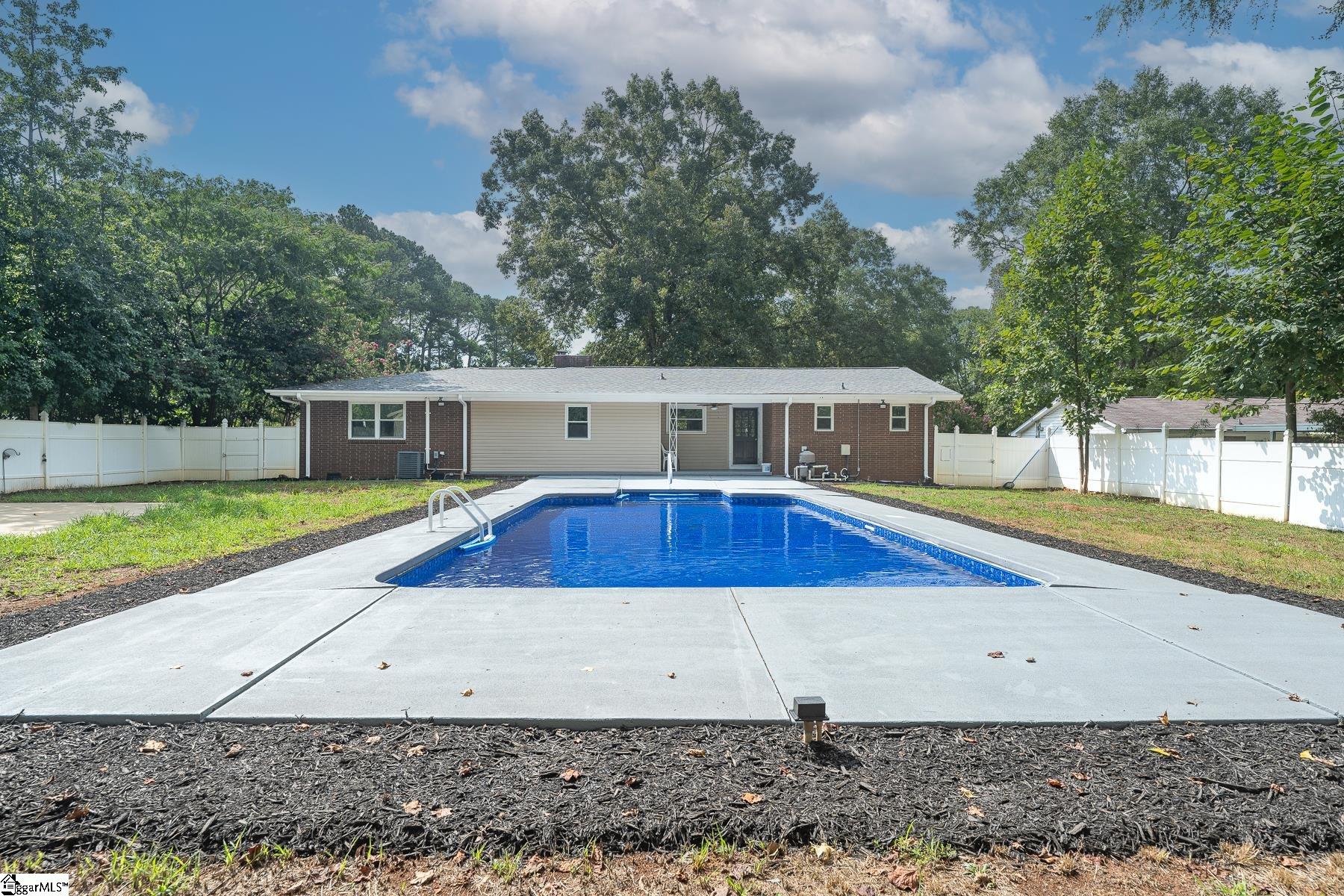 216 Maxine Street Spartanburg, SC 29307