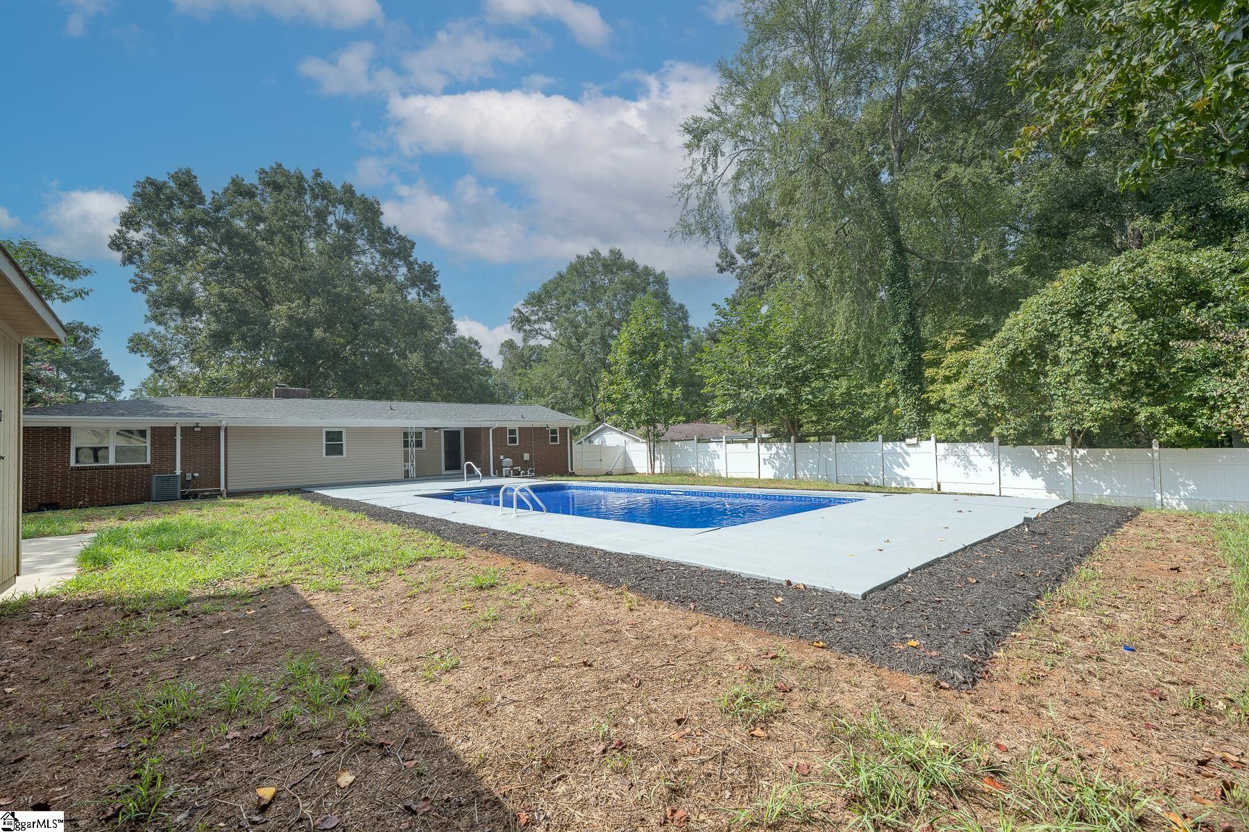 216 Maxine Street Spartanburg, SC 29307