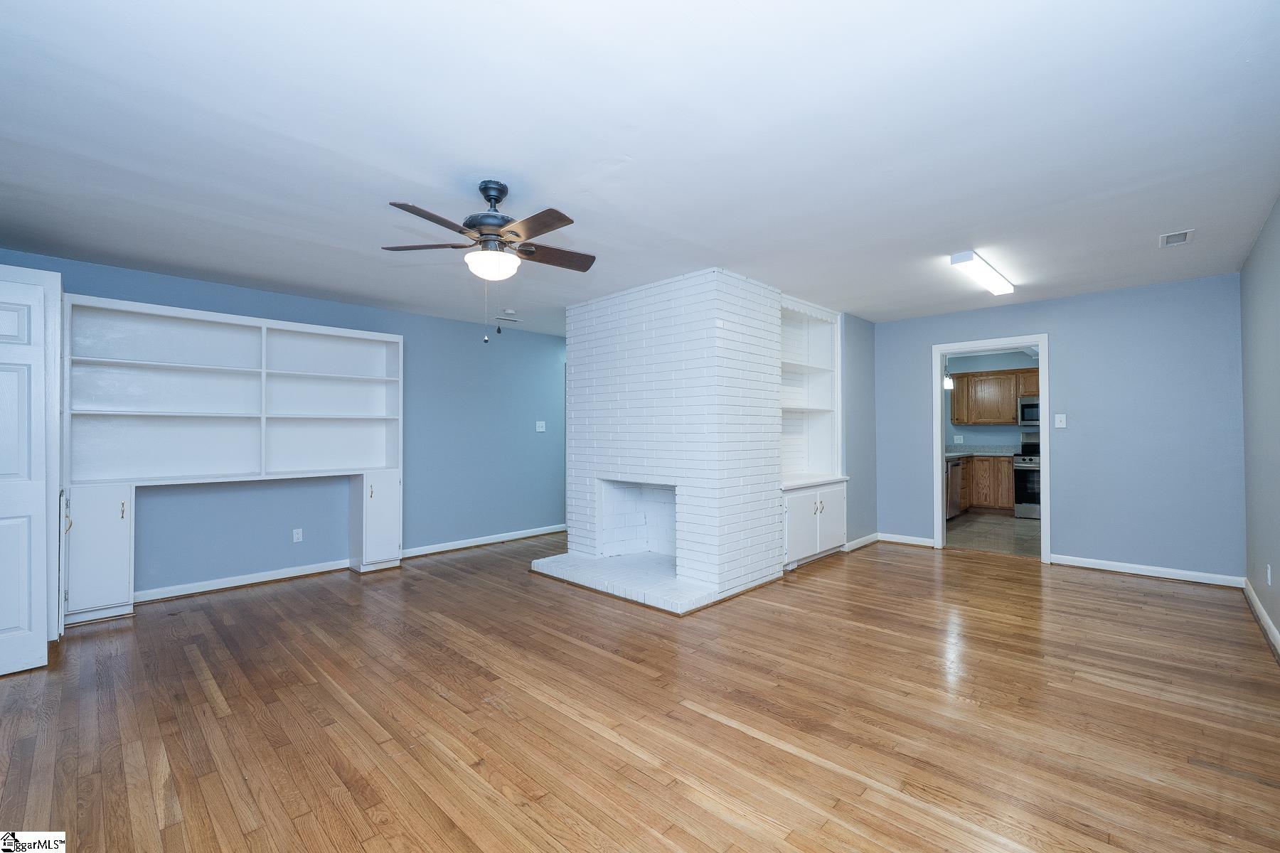 216 Maxine Street Spartanburg, SC 29307