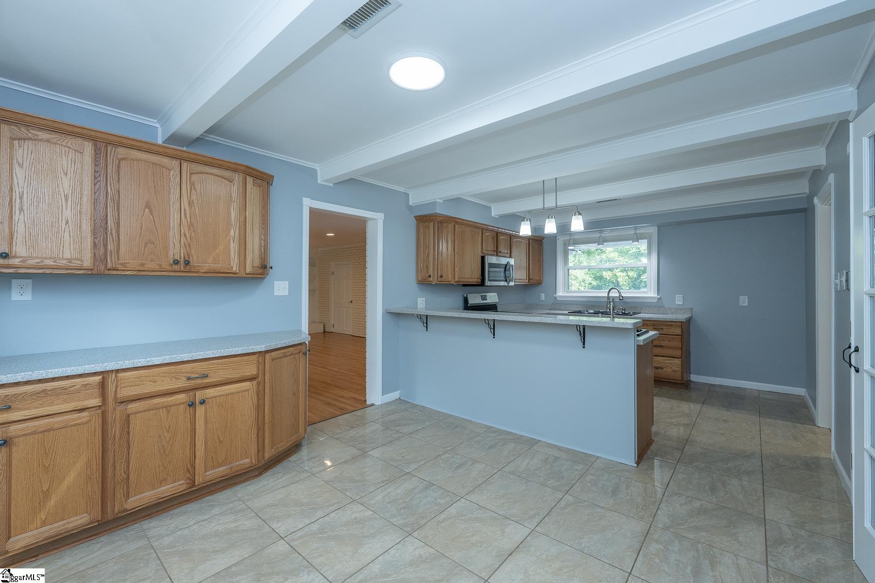 216 Maxine Street Spartanburg, SC 29307