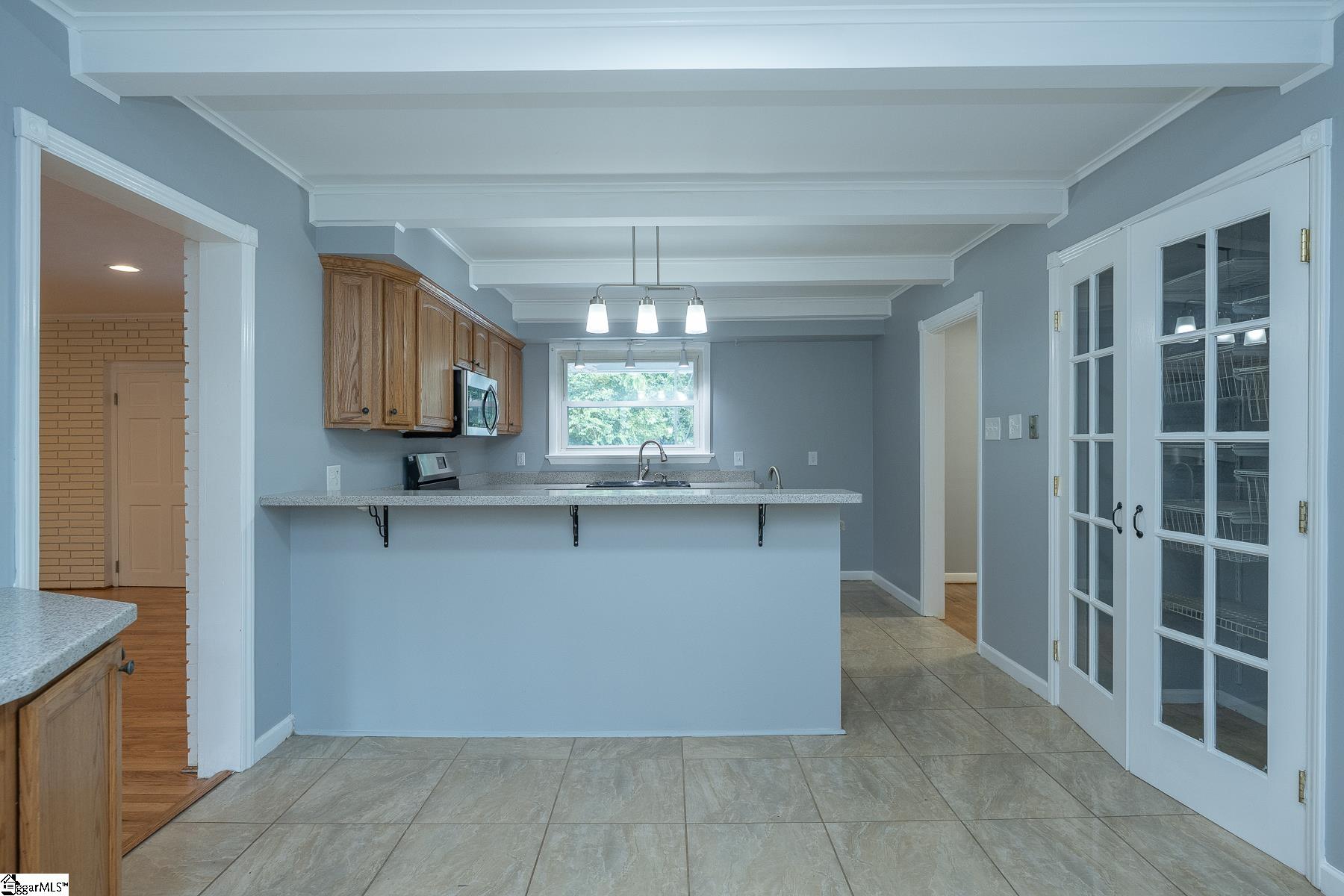 216 Maxine Street Spartanburg, SC 29307