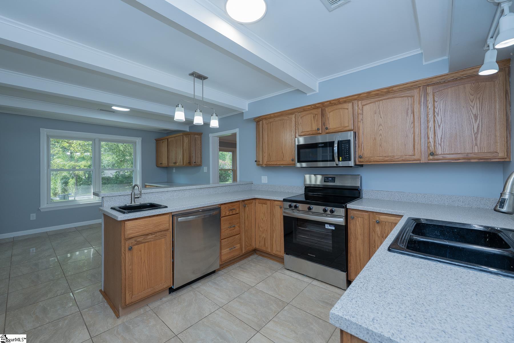 216 Maxine Street Spartanburg, SC 29307