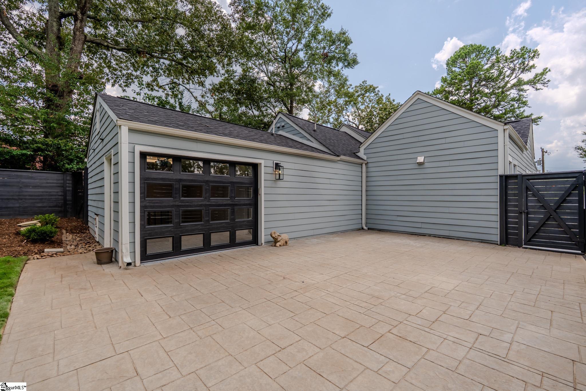 23 Old Augusta Road Greenville, SC 29605