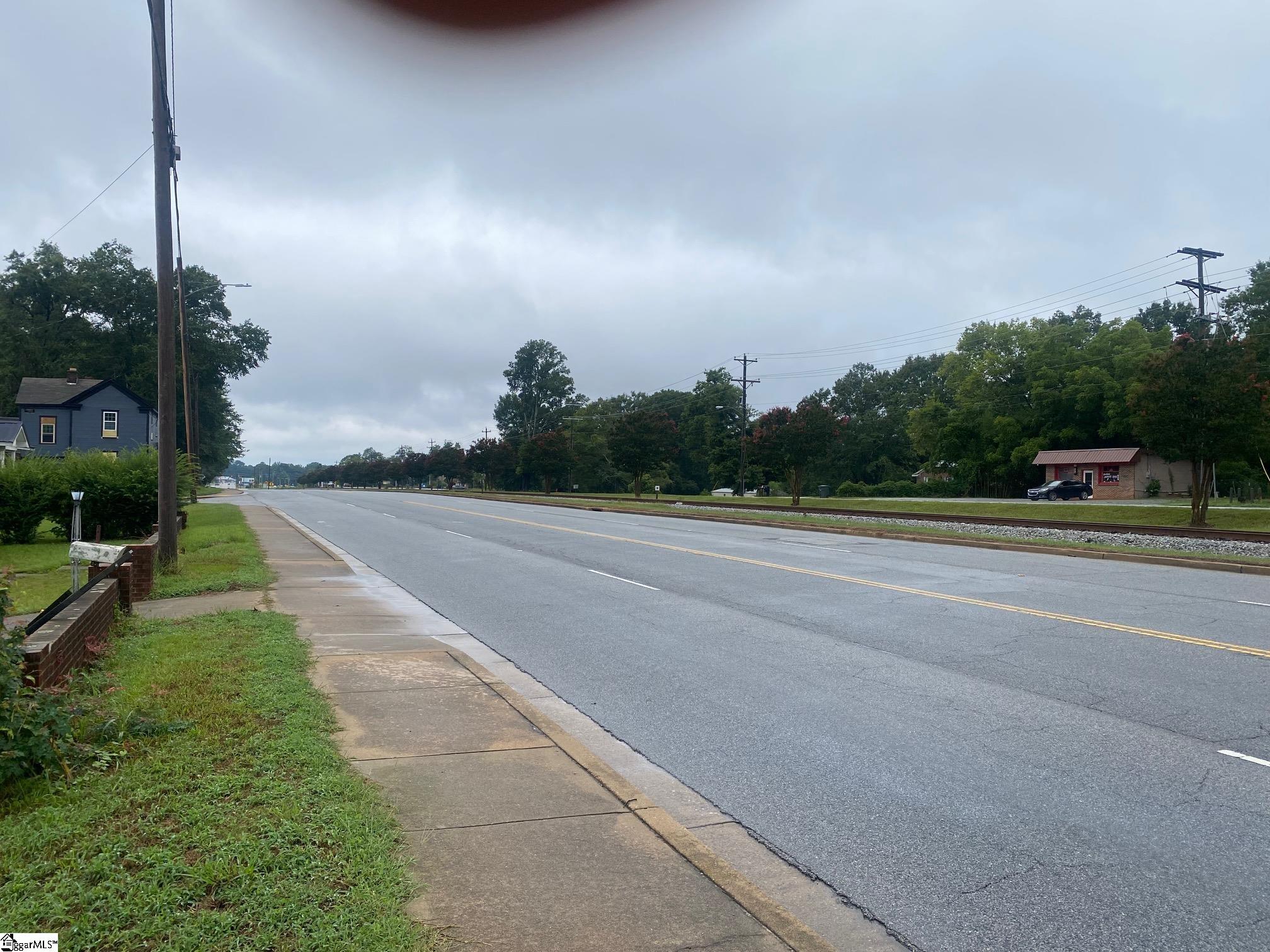 601 W Carolina Avenue Clinton, SC 29325