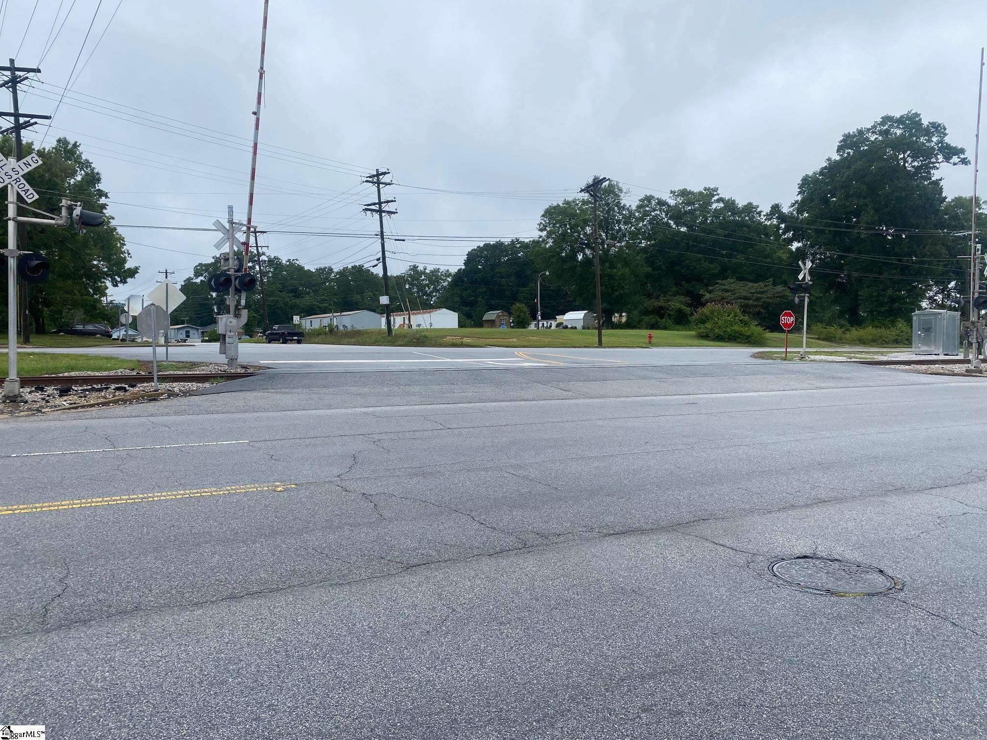 601 W Carolina Avenue Clinton, SC 29325