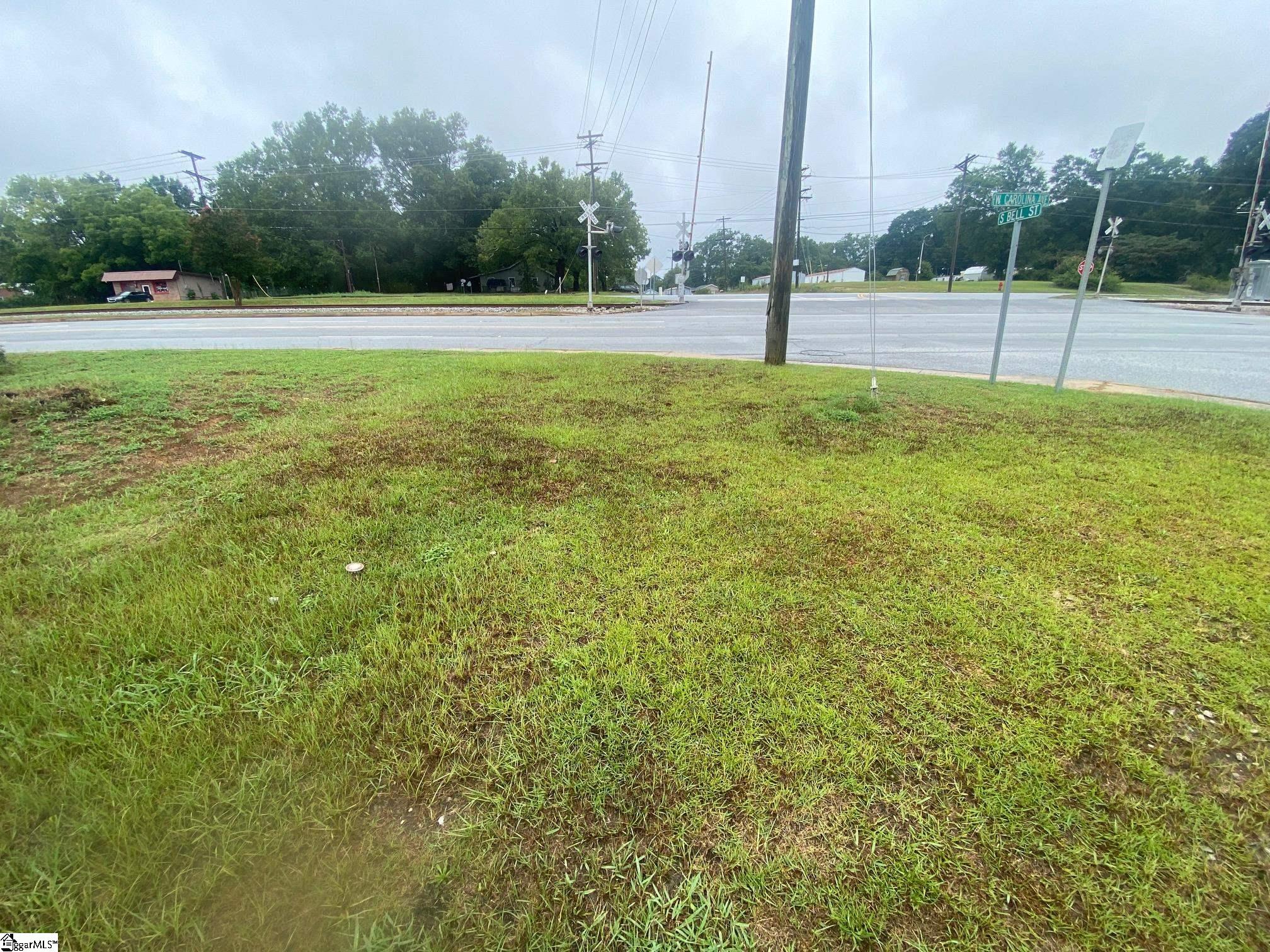 601 W Carolina Avenue Clinton, SC 29325