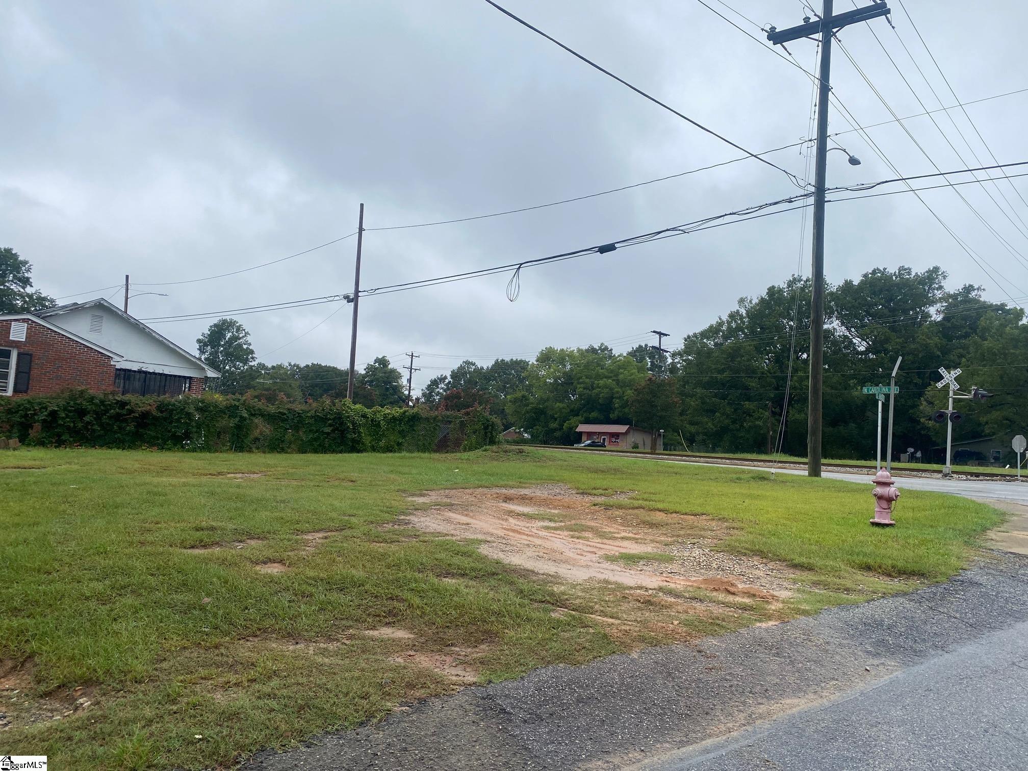 601 W Carolina Avenue Clinton, SC 29325