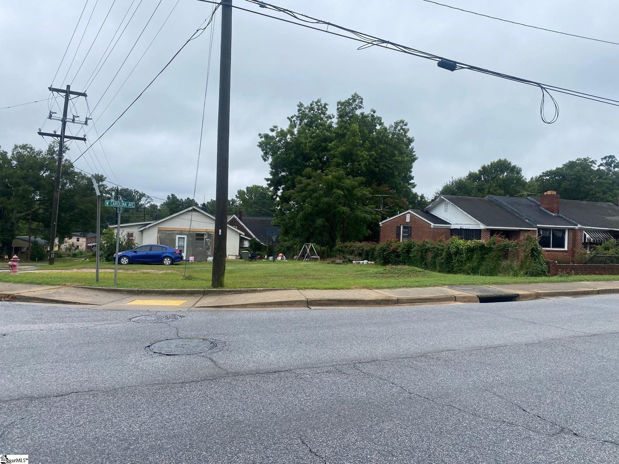 601 W Carolina Avenue Clinton, SC 29325