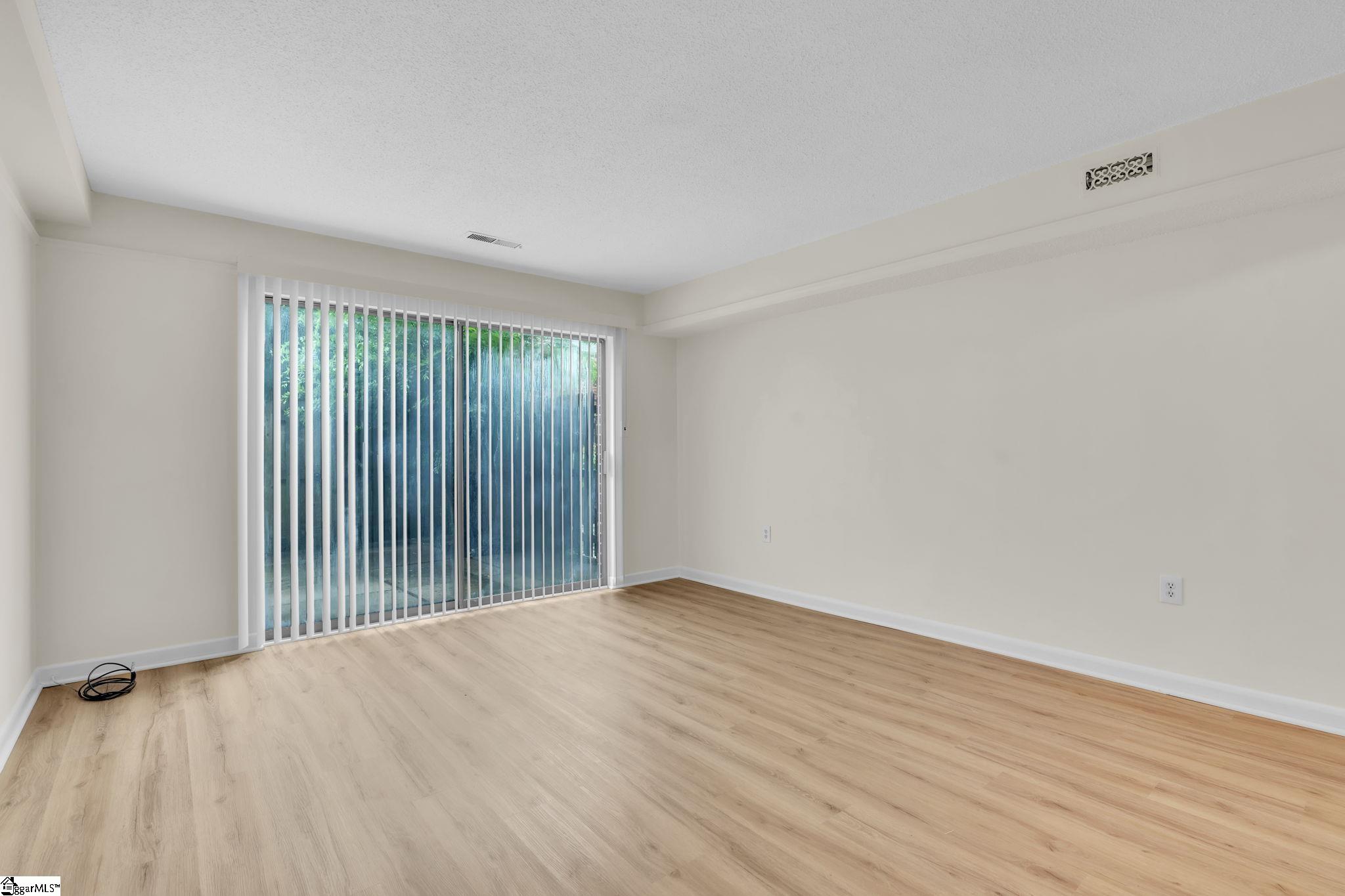 2530 E North Street UNIT Unit 11B Greenville, SC 29615