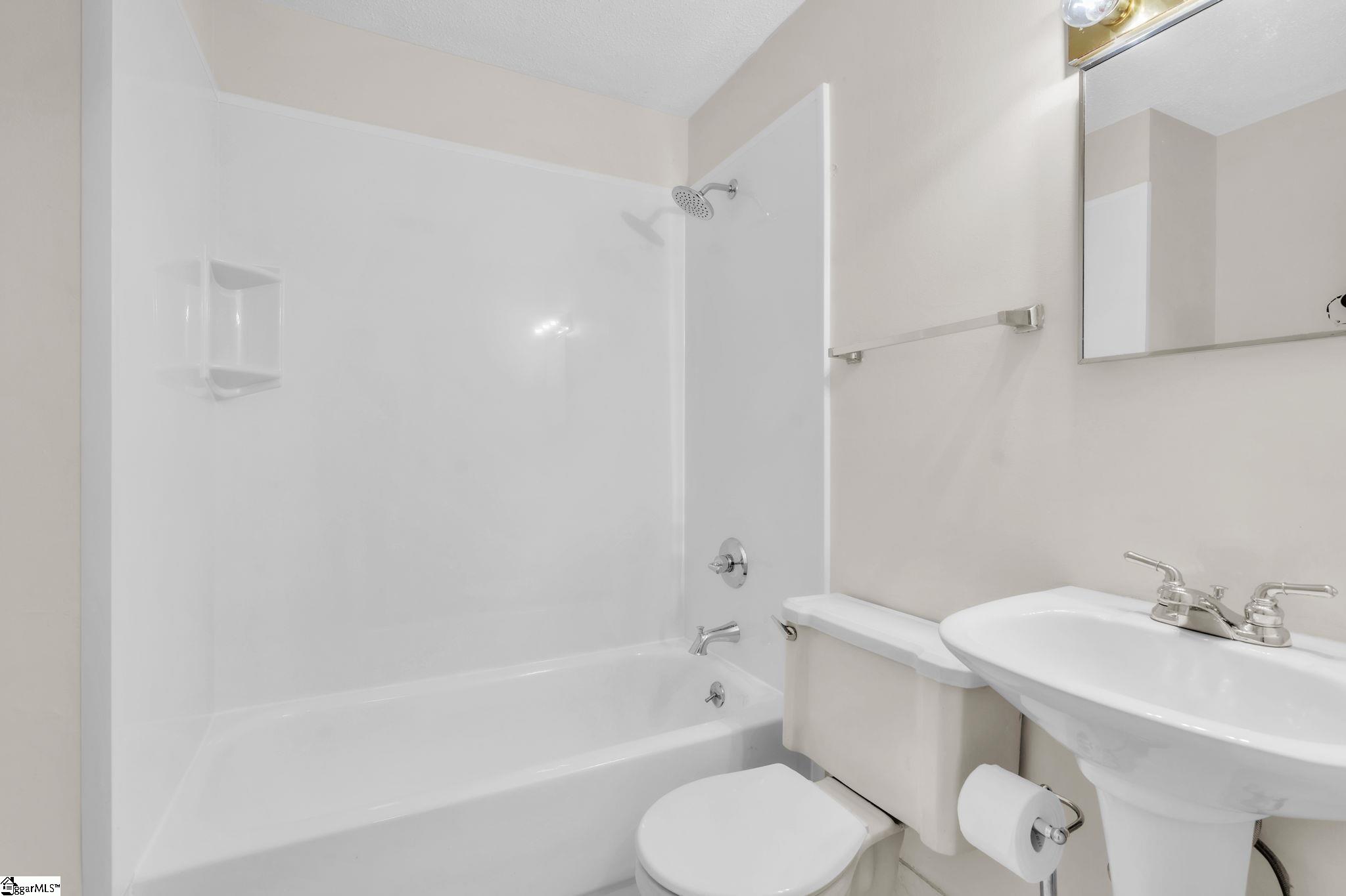 2530 E North Street UNIT Unit 11B Greenville, SC 29615