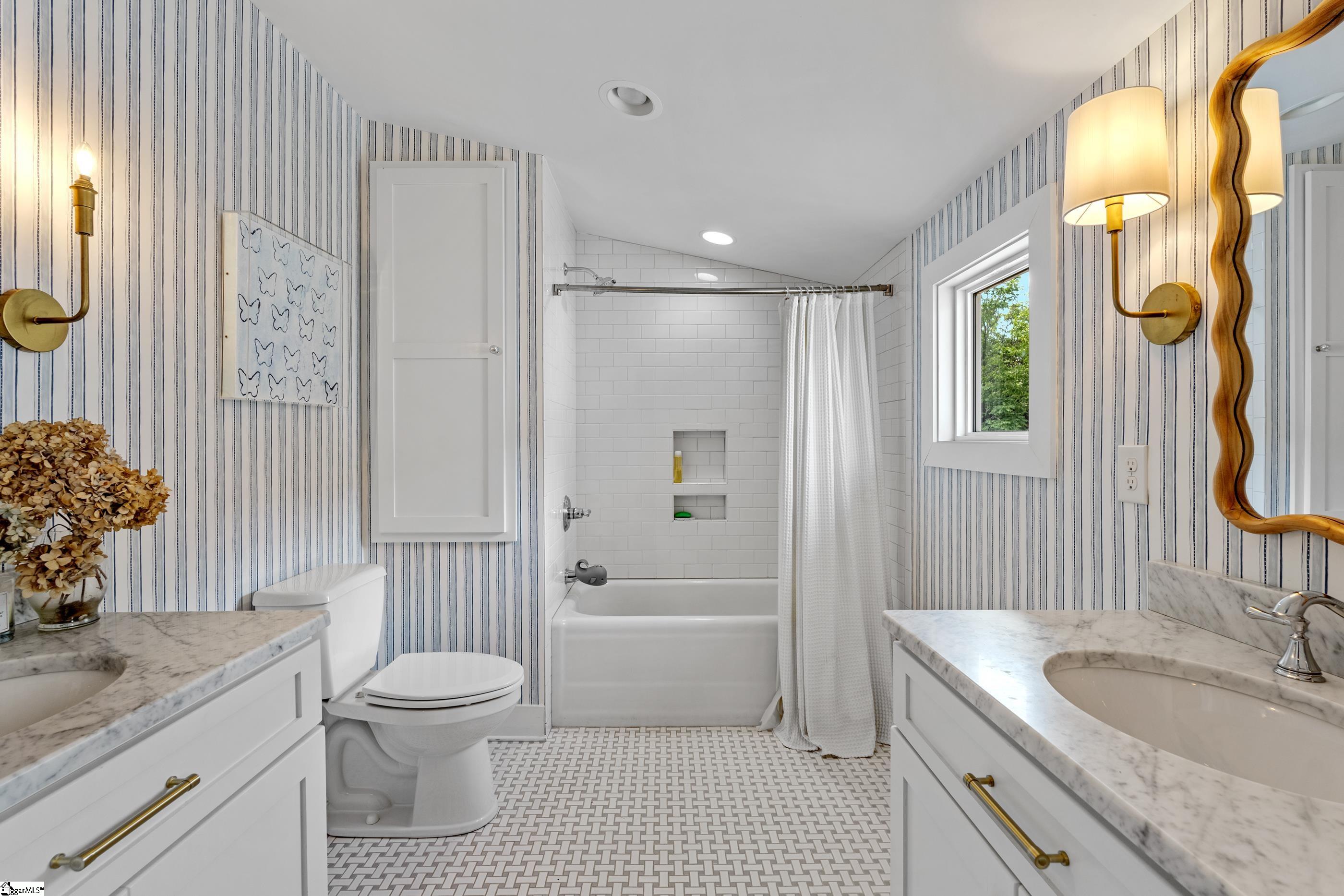 333 Jones Avenue Greenville, SC 29605