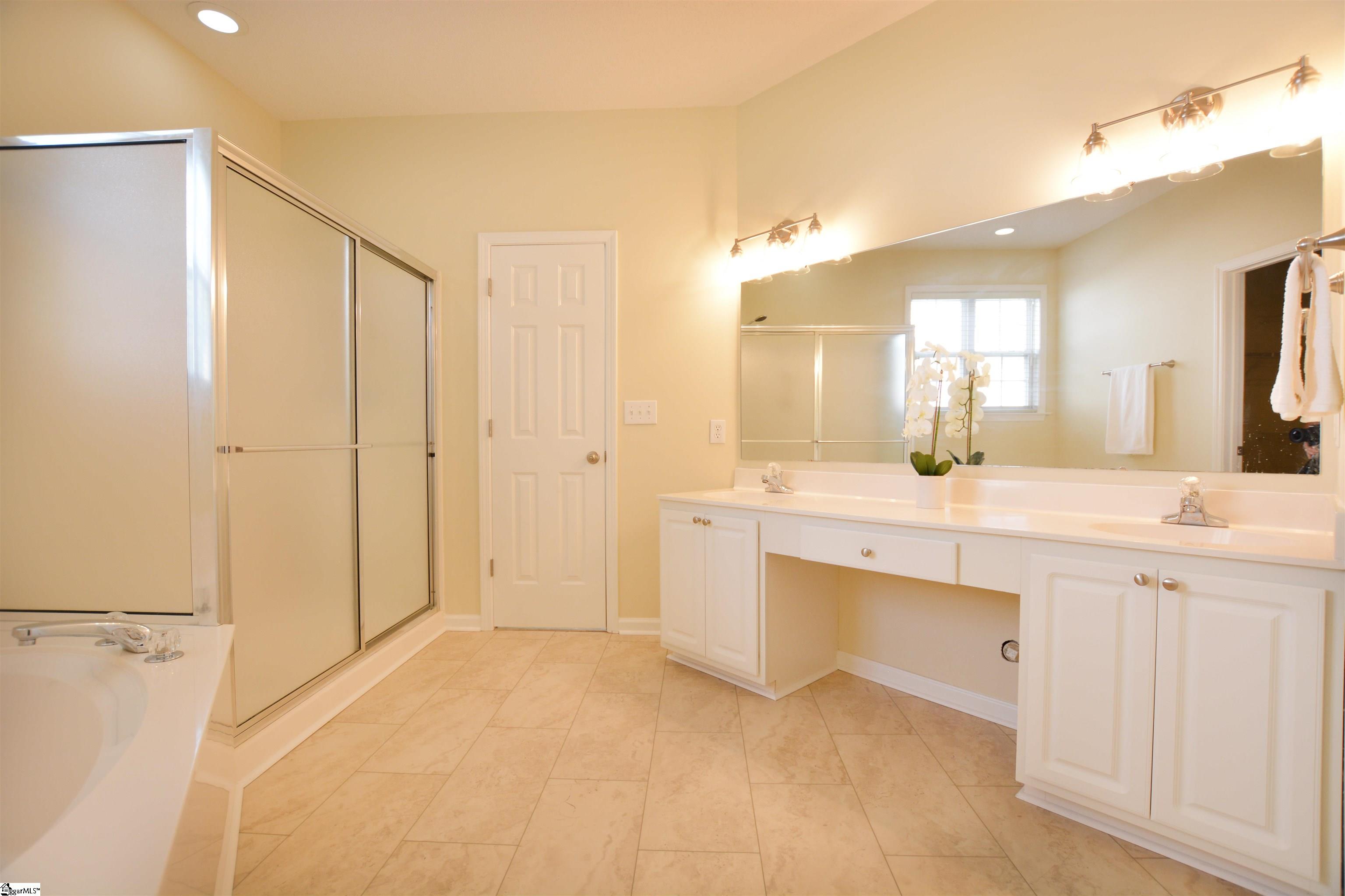 7 Meadowlands Way Greenville, SC 29615