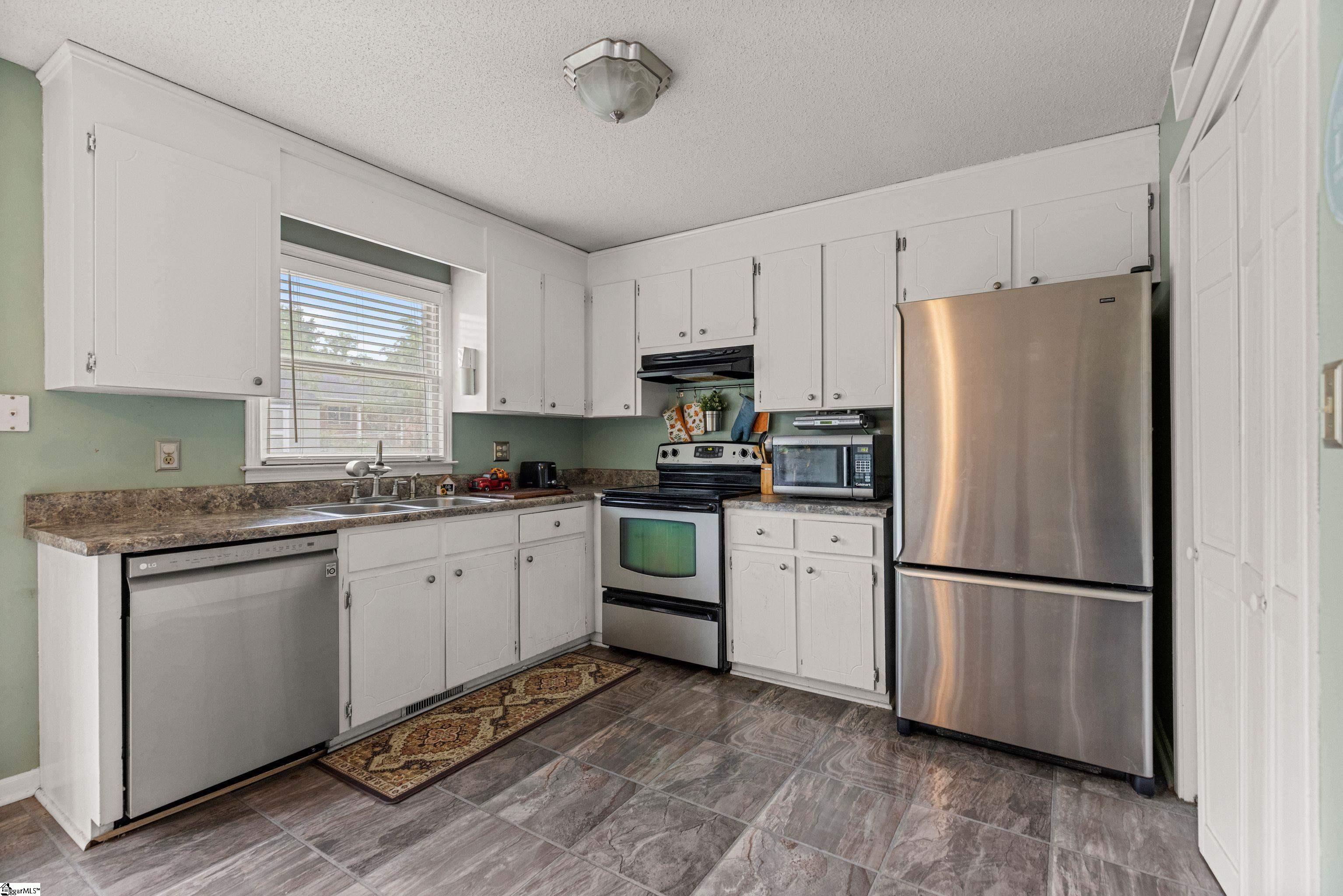3 Timber Creek Court Taylors, SC 29687