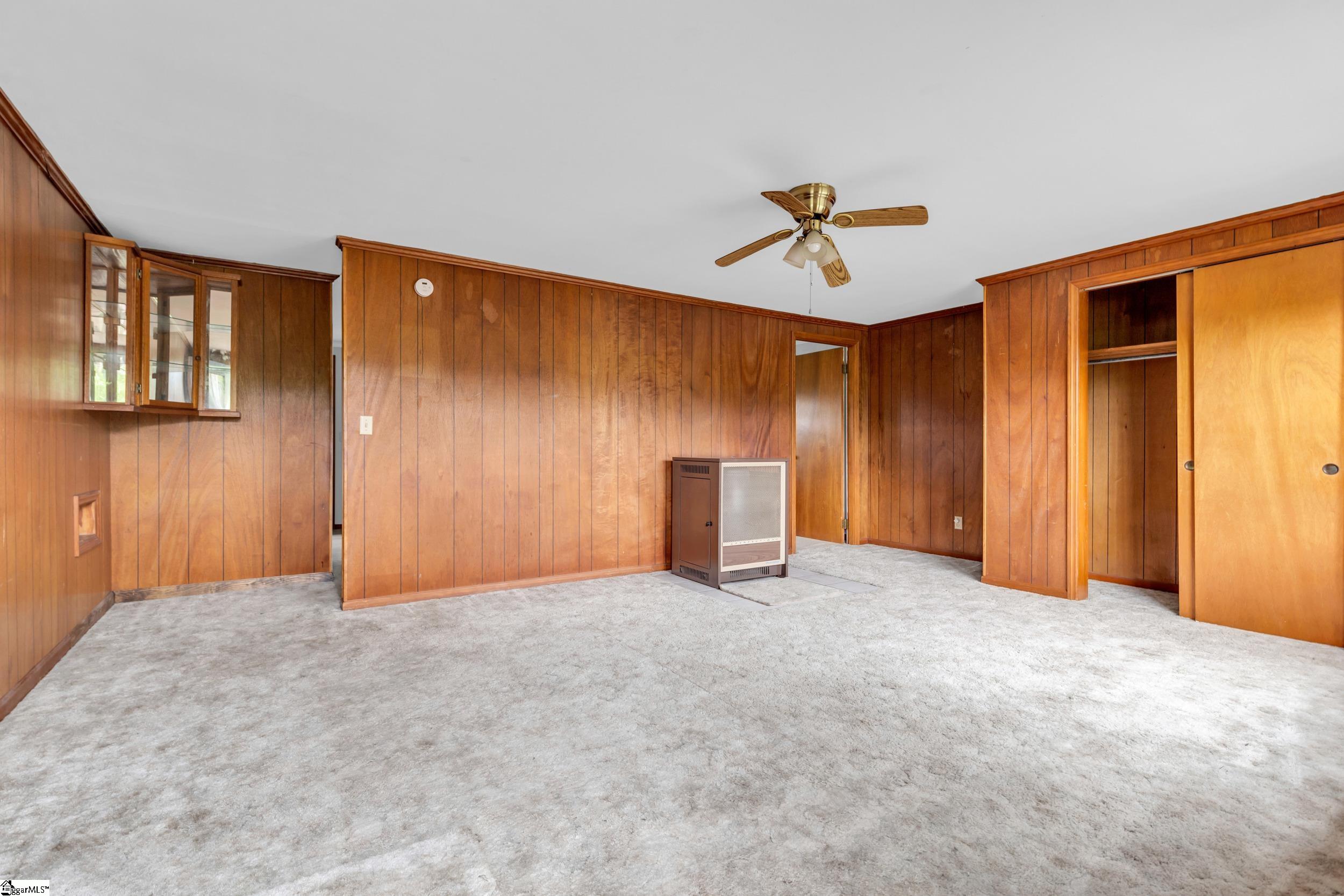 916 Old Saluda Dam Road Easley, SC 29640-7382